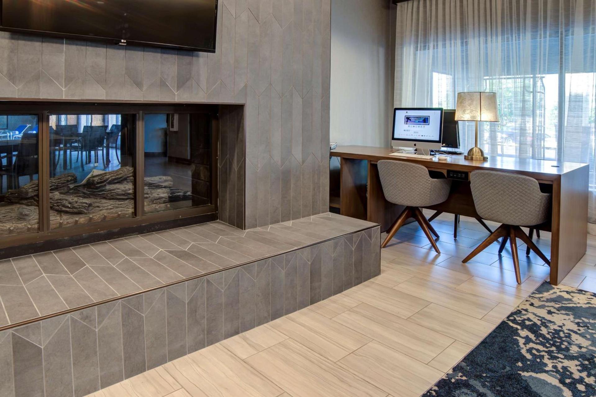 Doubletree by Hilton Harrisonburg photo 35
