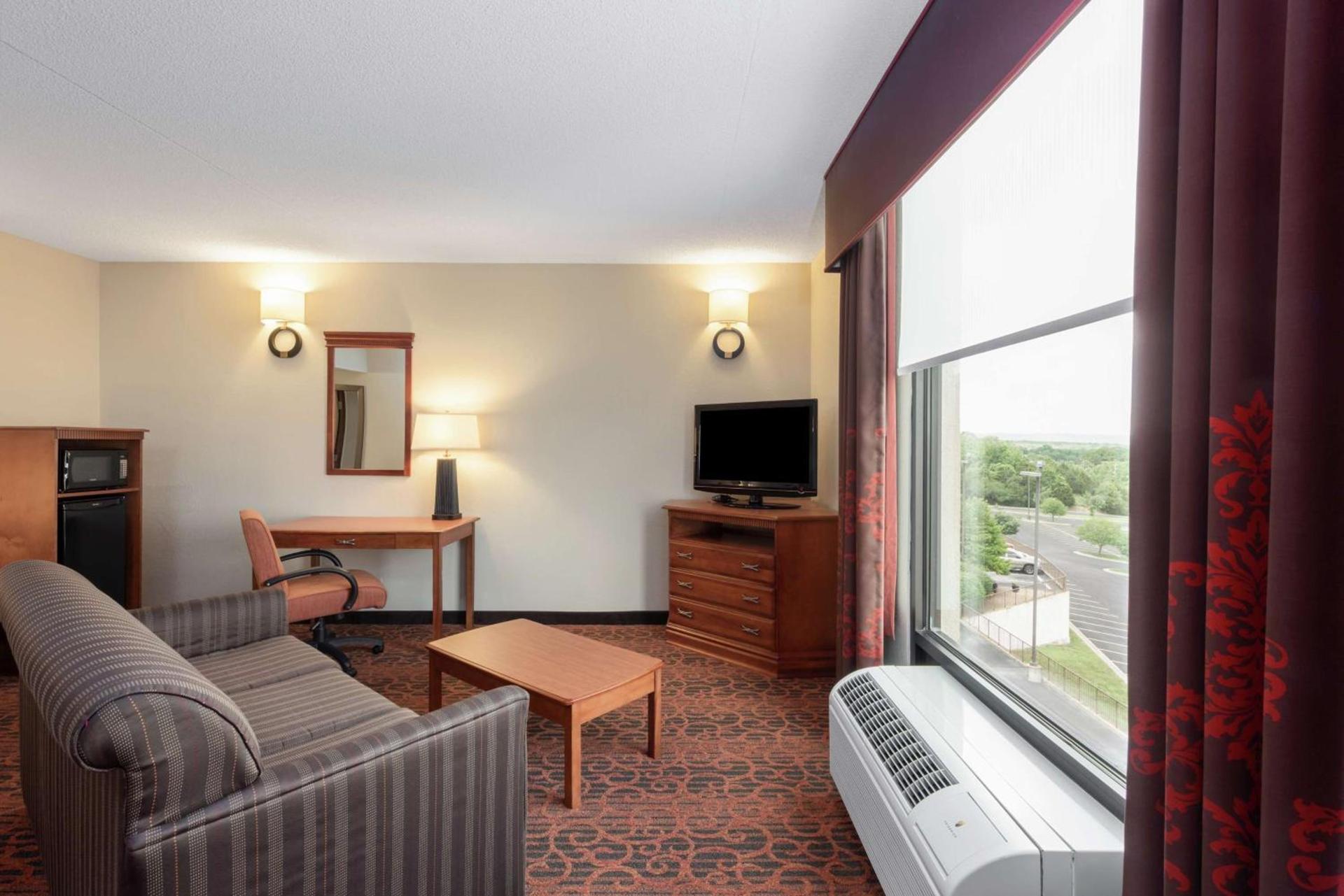 Hampton Inn Branson on the Strip photo 26