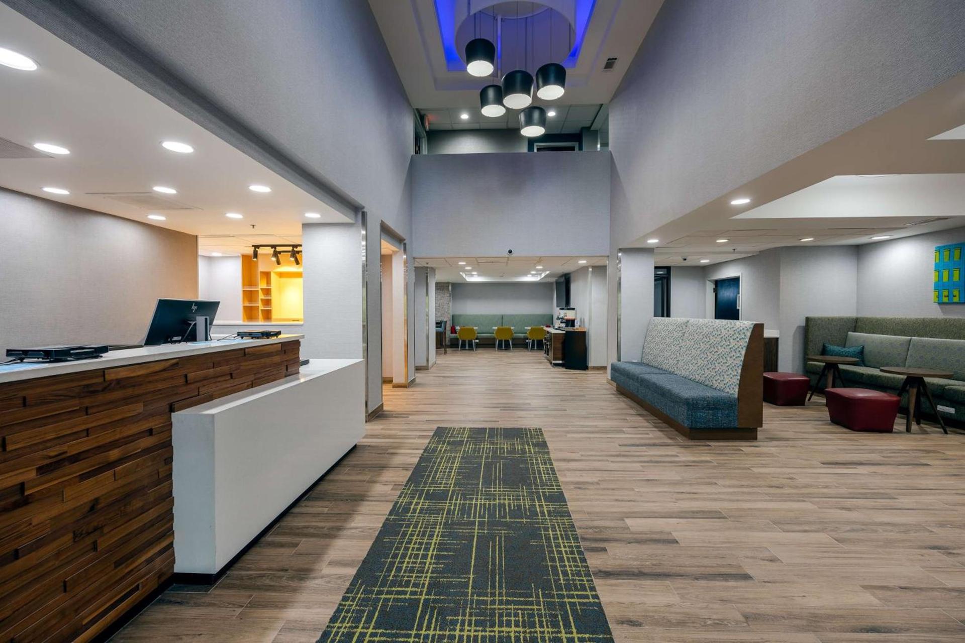 Hampton Inn & Suites Alpharetta Roswell photo 14