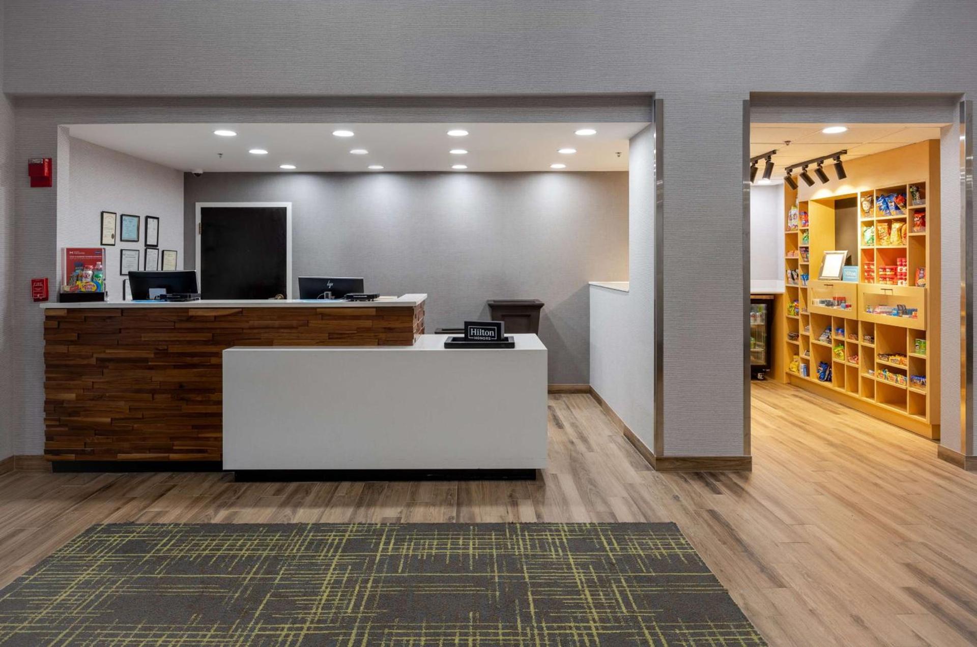 Hampton Inn & Suites Alpharetta Roswell photo 21