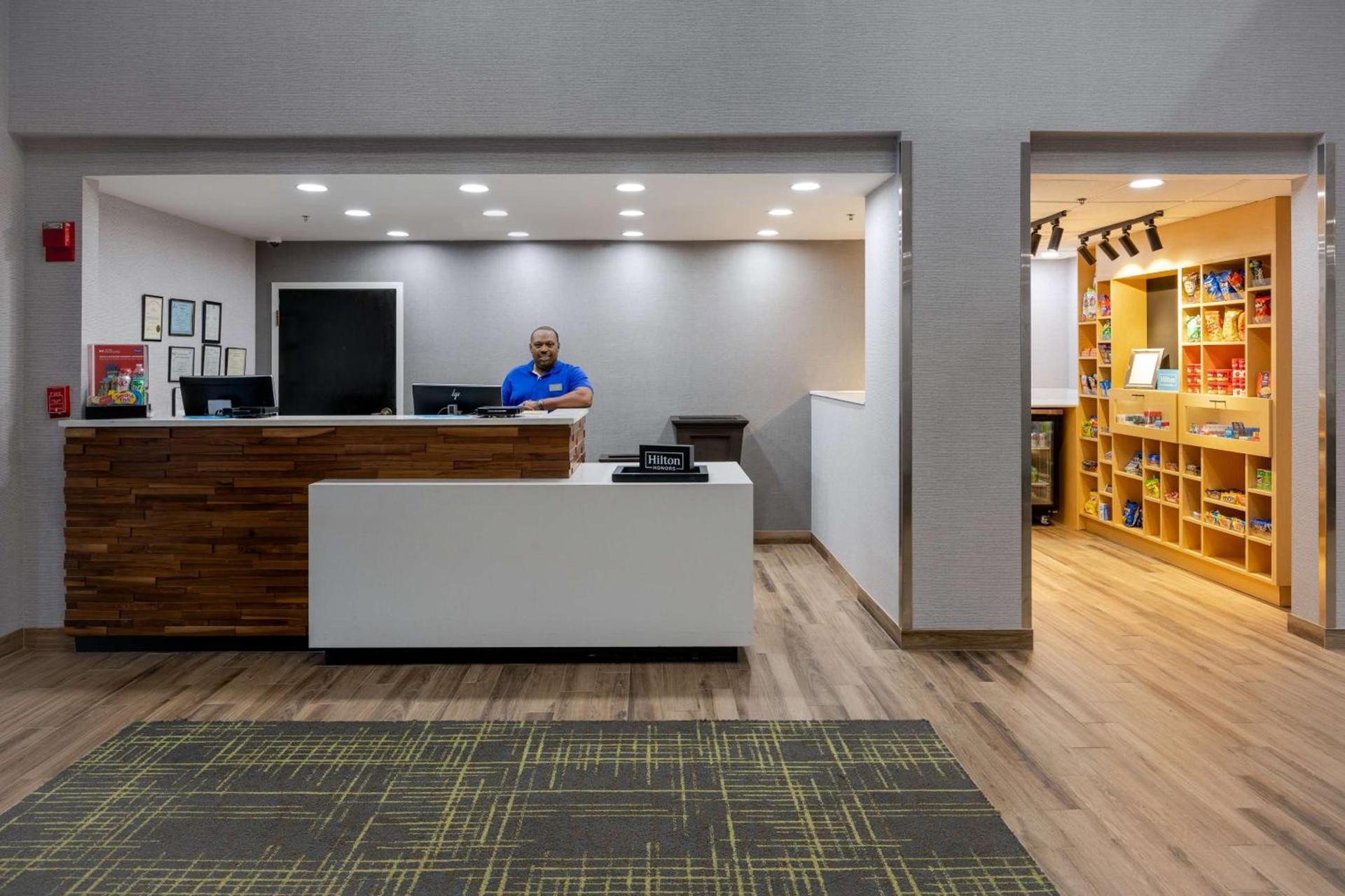 Hampton Inn & Suites Alpharetta Roswell photo 22