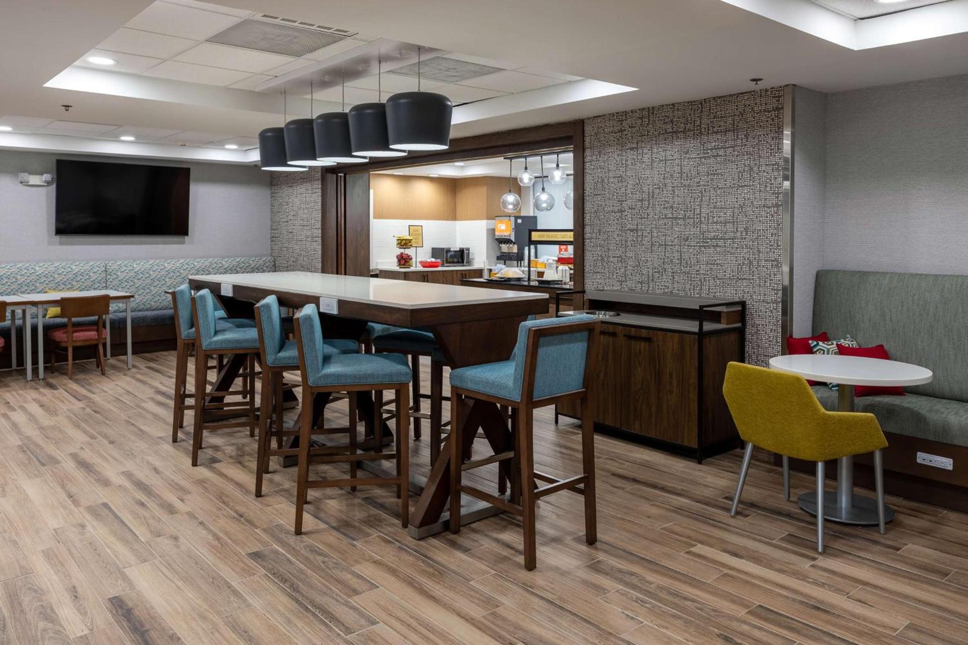 Hampton Inn & Suites Alpharetta Roswell photo 33