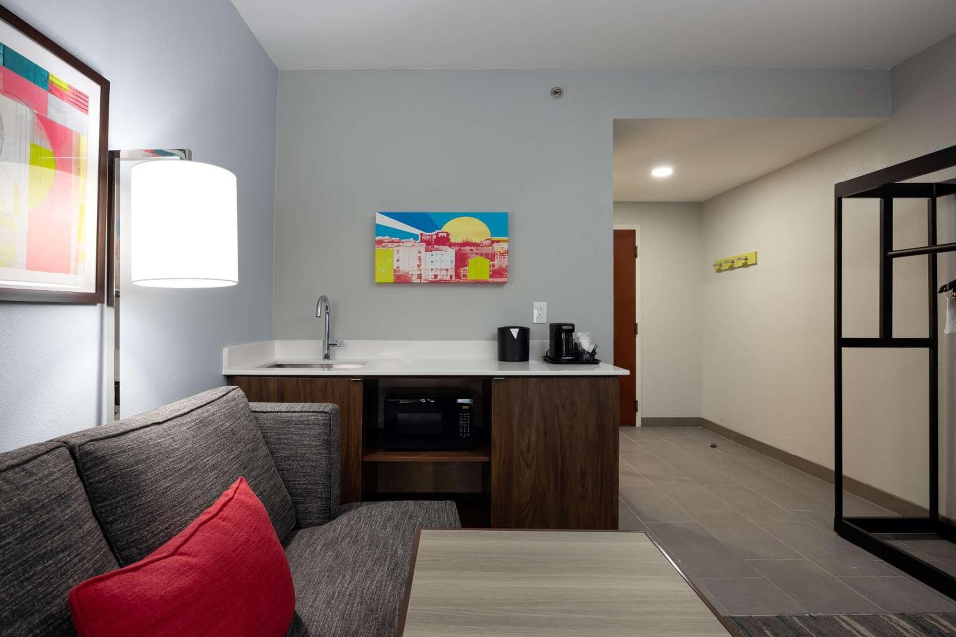 Hampton Inn & Suites Alpharetta Roswell photo 59