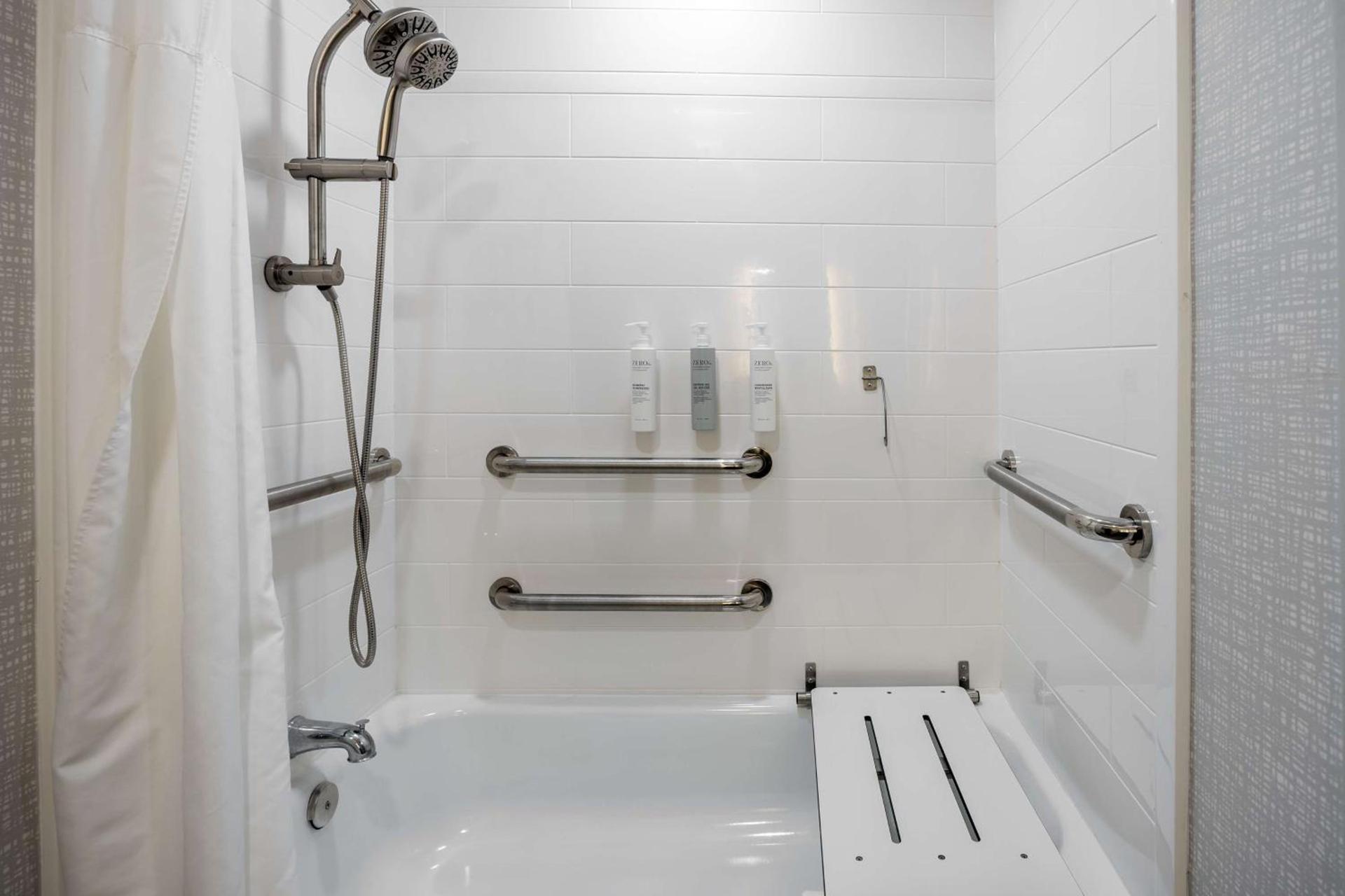 Hampton Inn & Suites Alpharetta Roswell photo 64
