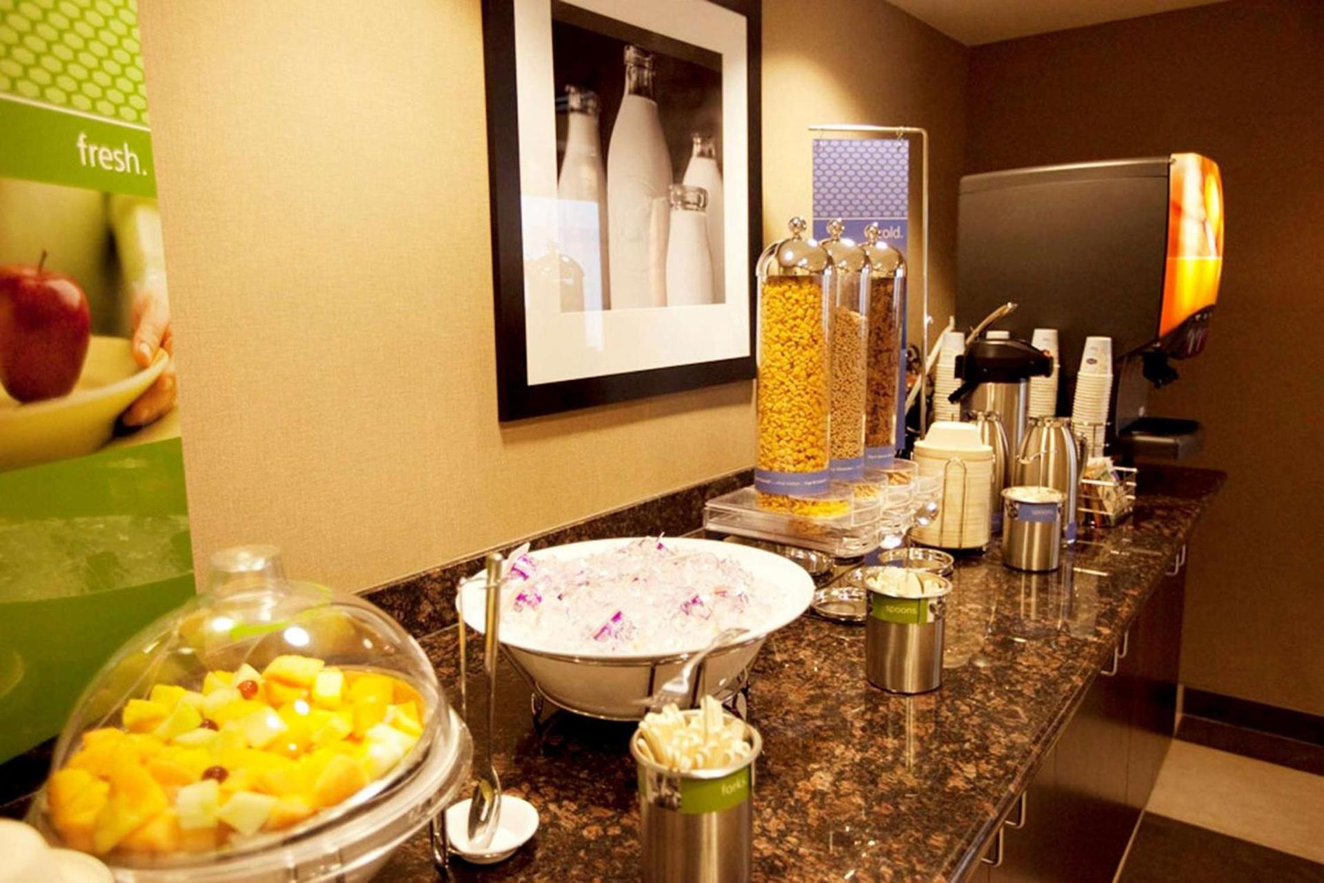 Hampton Inn & Suites by Hilton Seattle/Kent photo 10