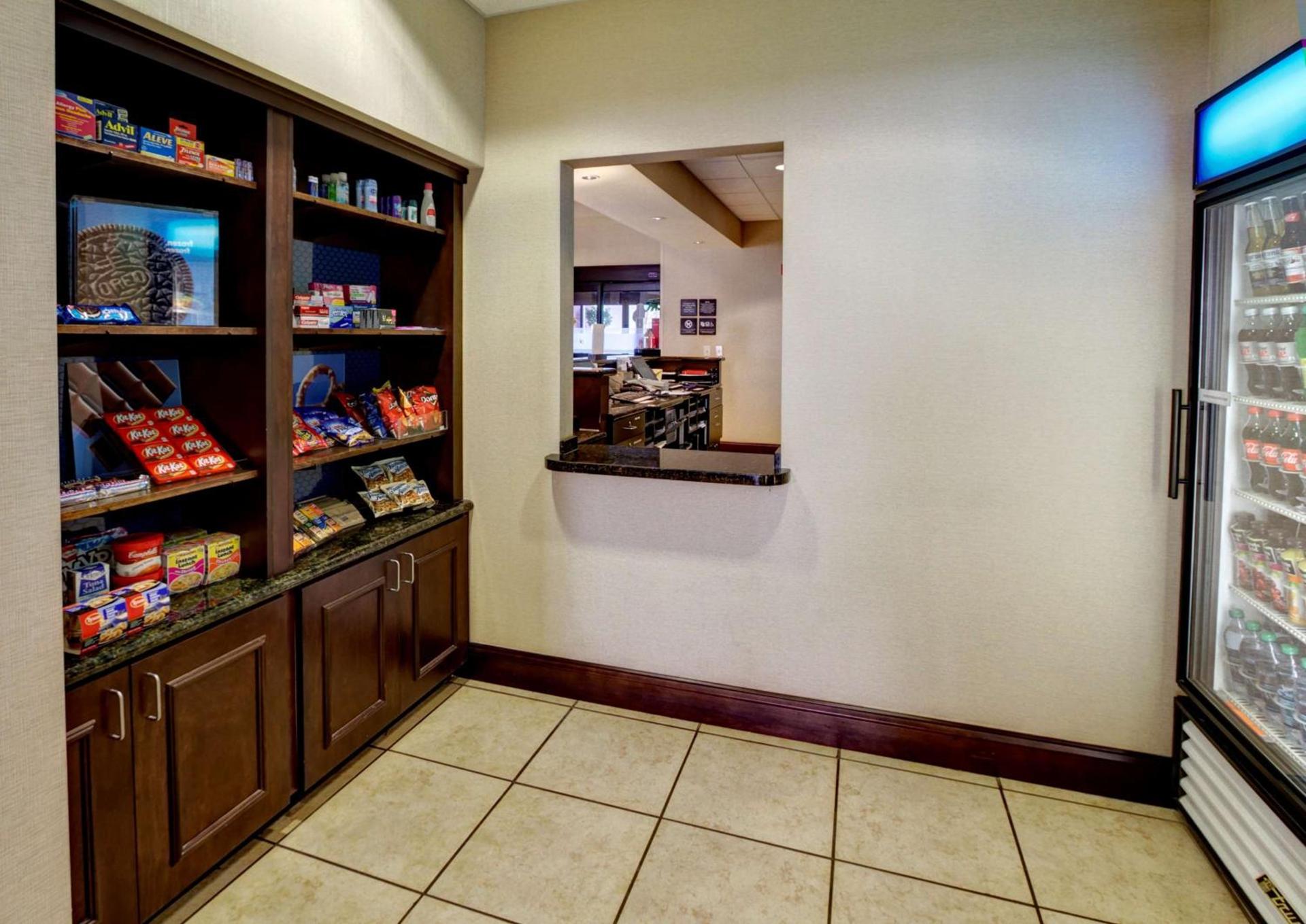 Hampton Inn Roanoke Rapids photo 10