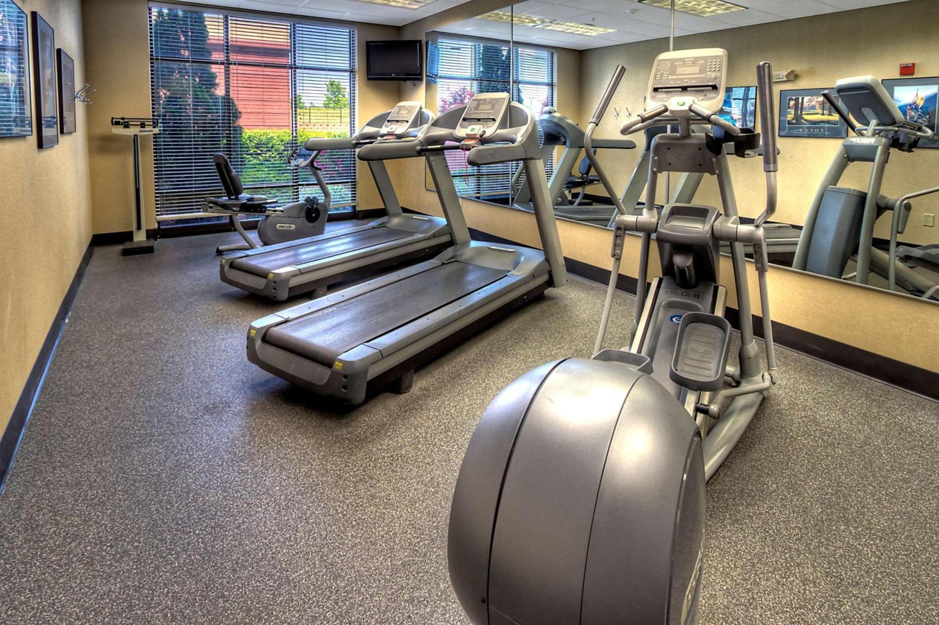Hampton Inn Roanoke Rapids photo 13
