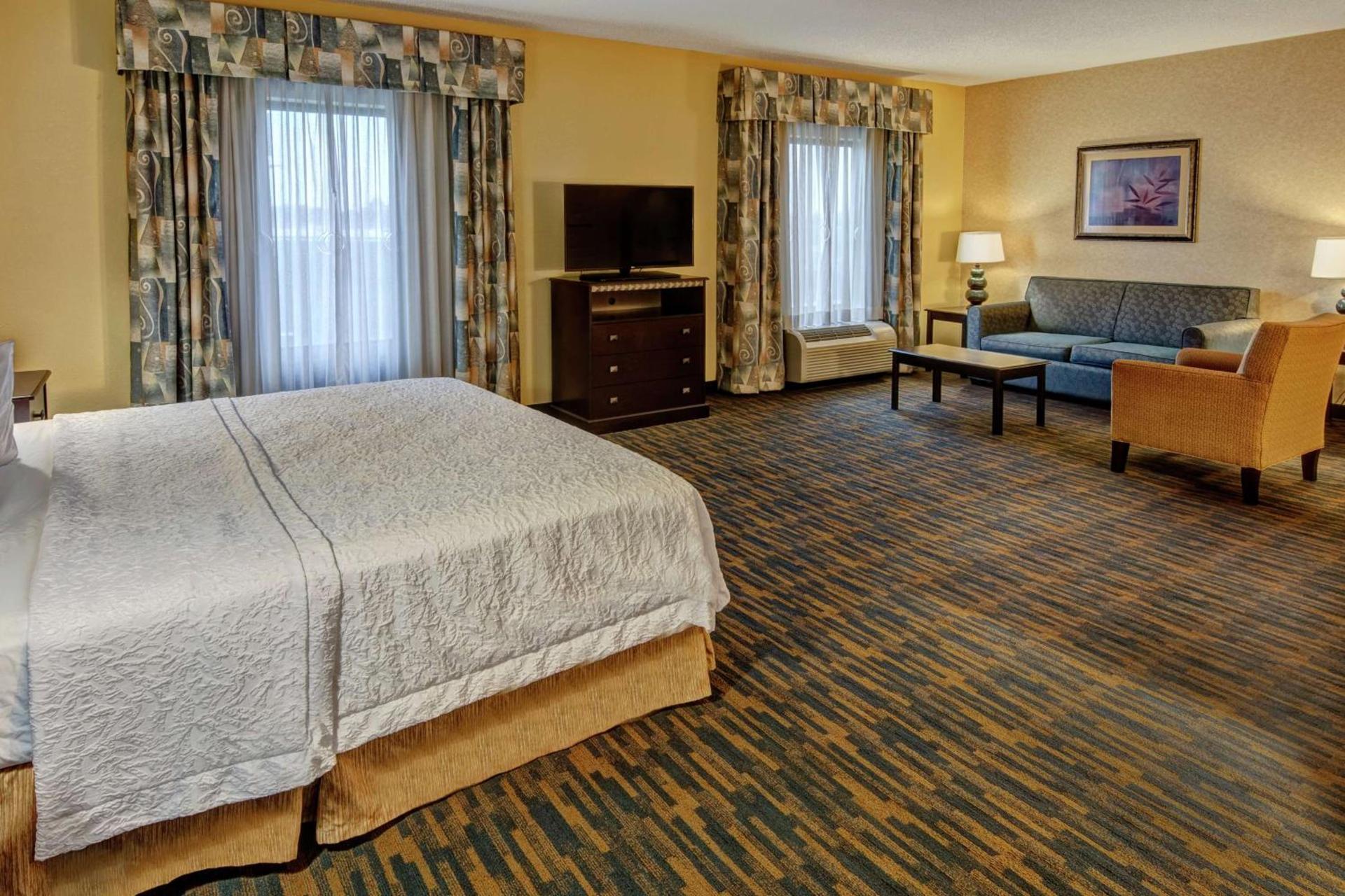 Hampton Inn Roanoke Rapids photo 16