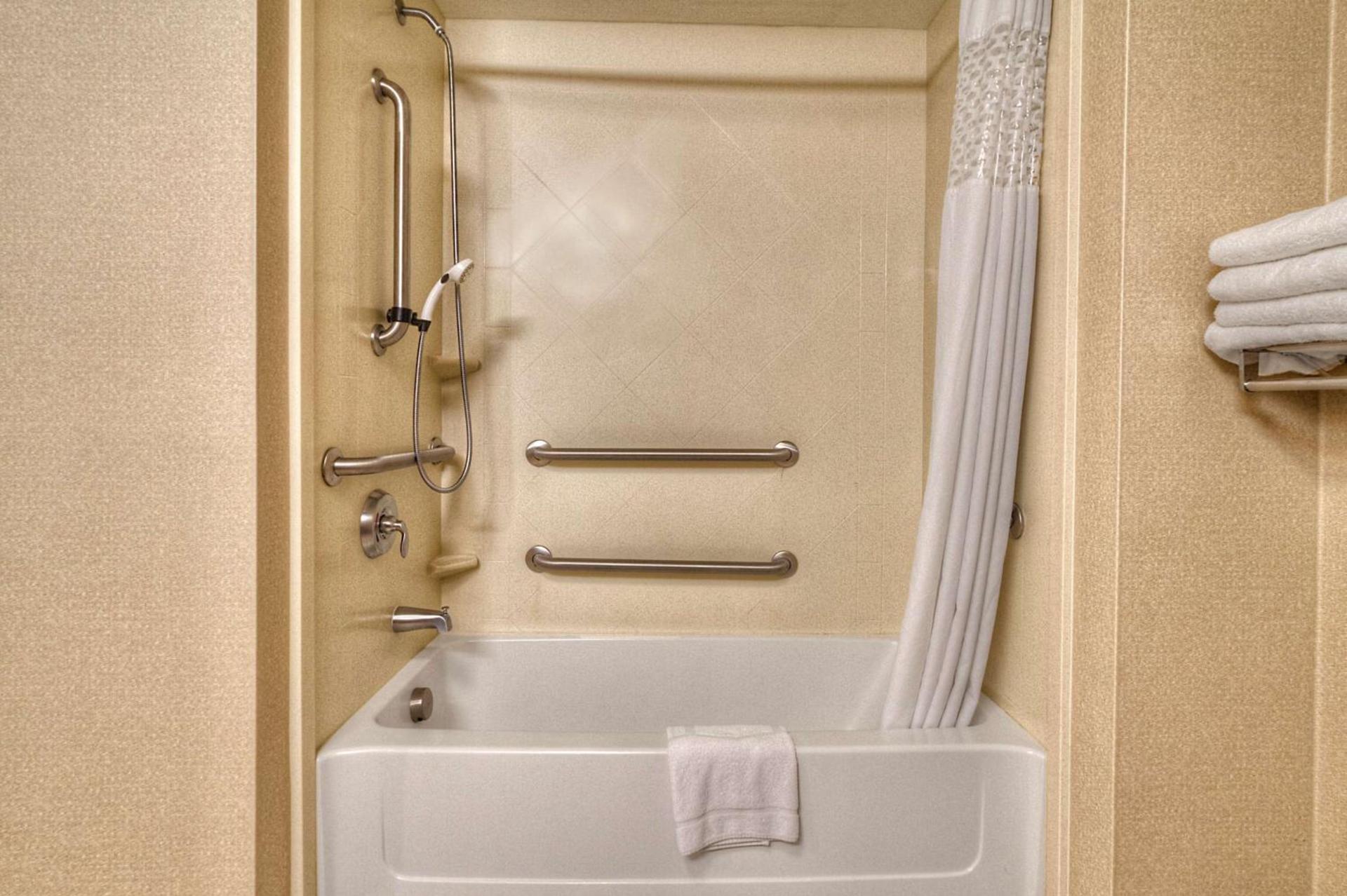 Hampton Inn Roanoke Rapids photo 27