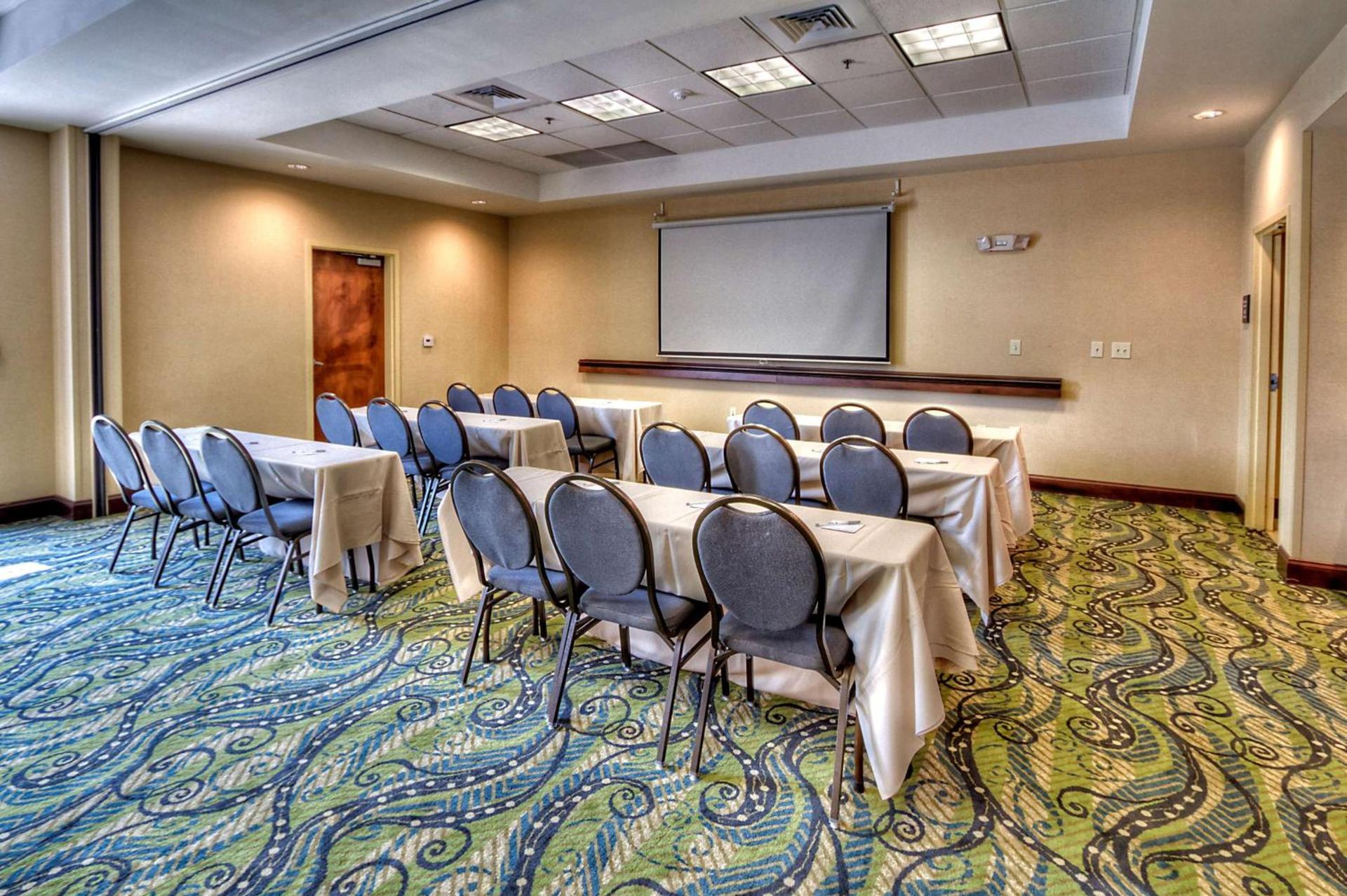 Hampton Inn Roanoke Rapids photo 34