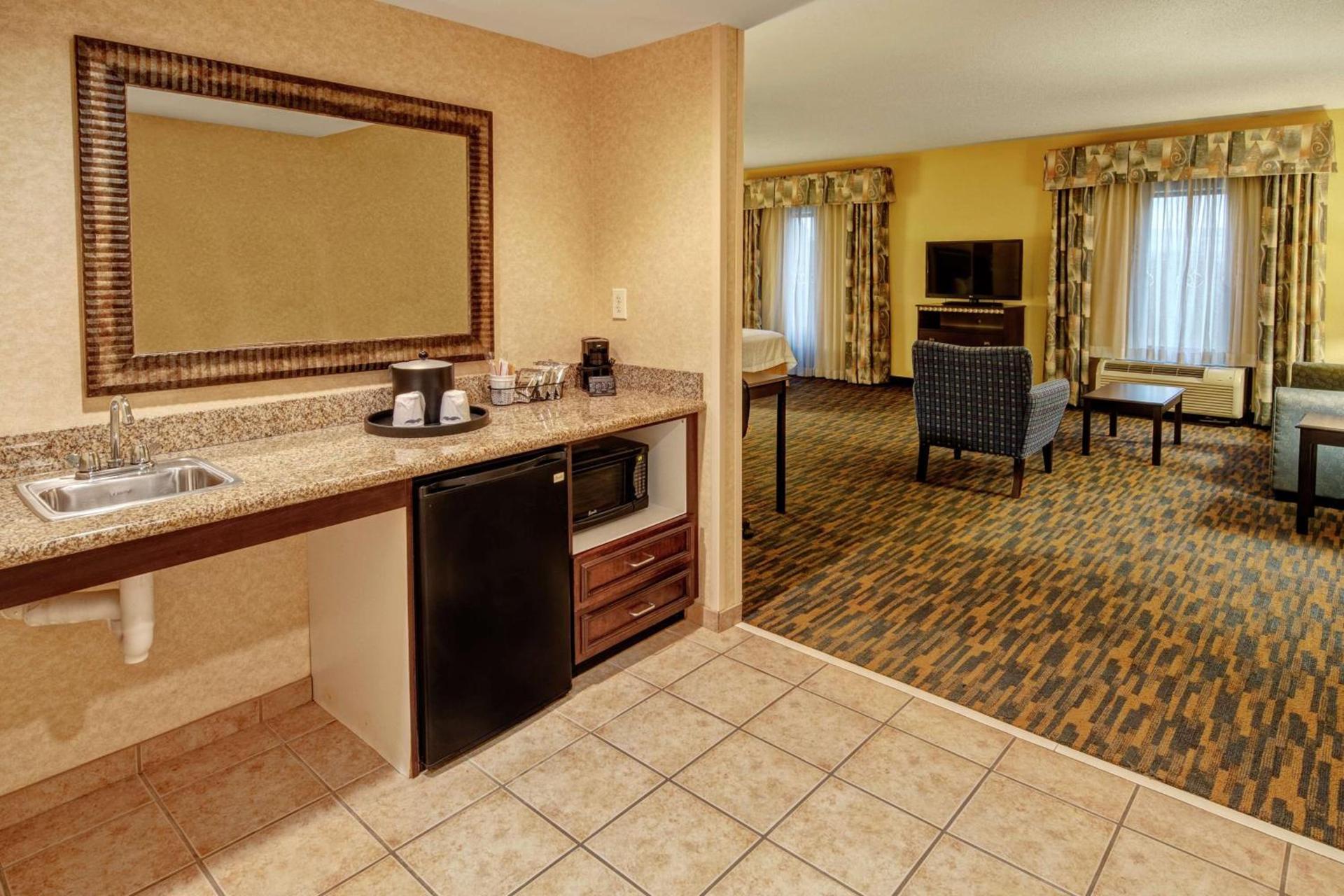 Hampton Inn Roanoke Rapids photo 35