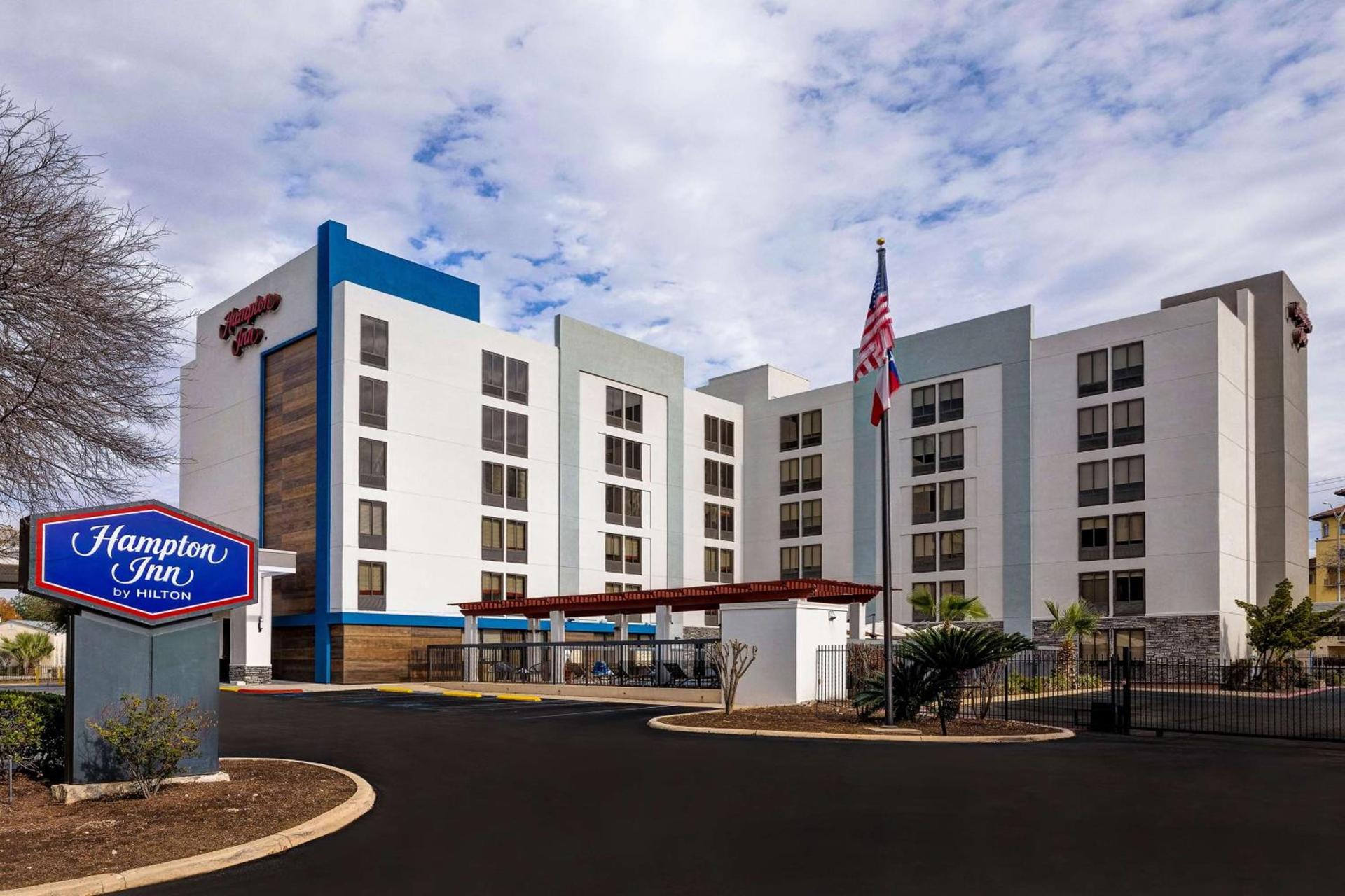 Hampton Inn San Antonio Downtown photo 1