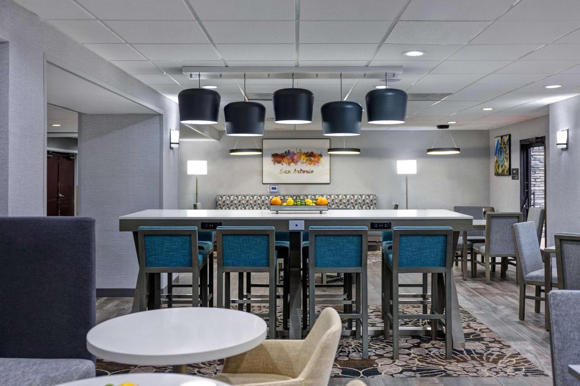 Hampton Inn San Antonio Downtown photo 11