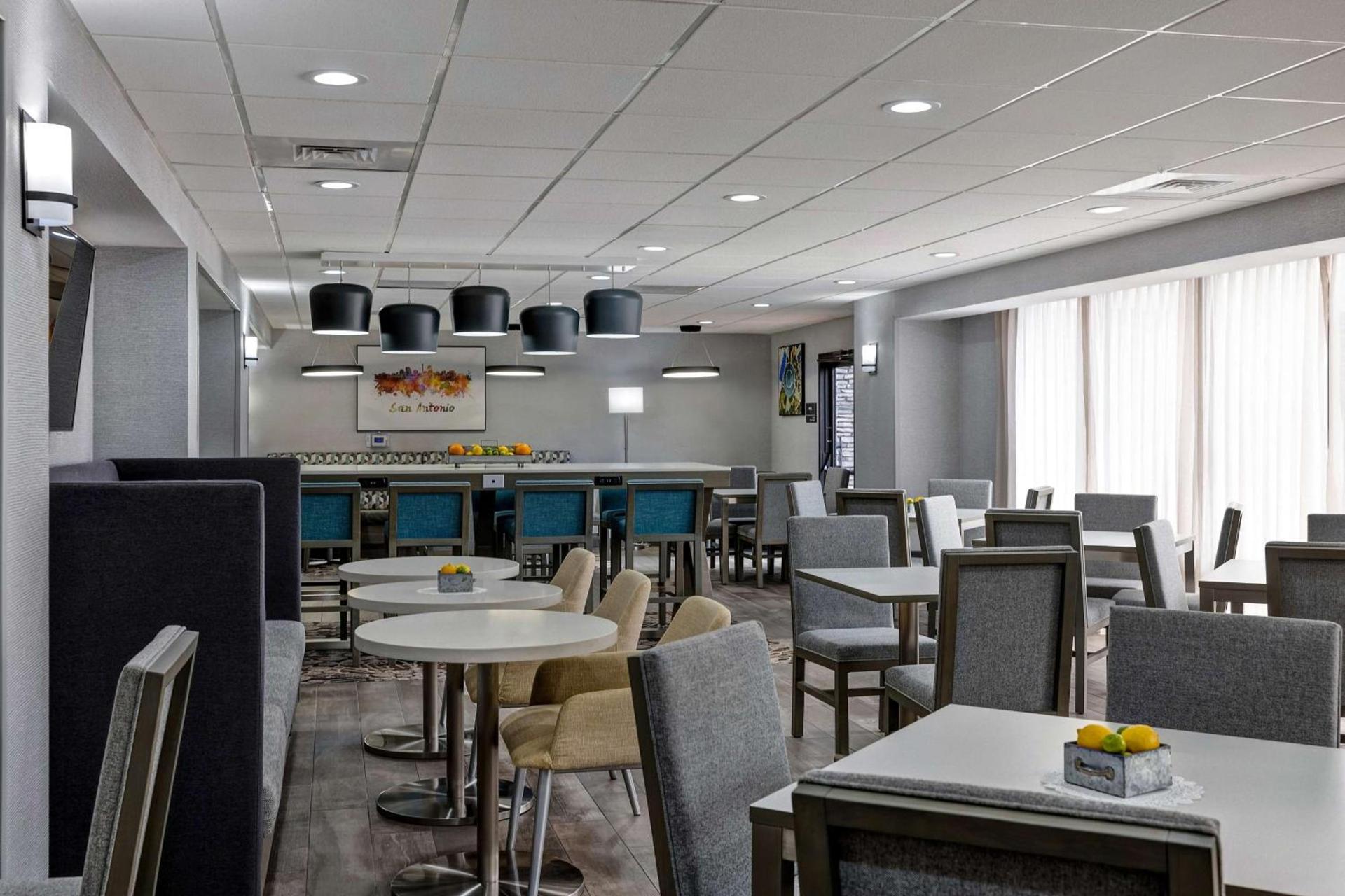 Hampton Inn San Antonio Downtown photo 13
