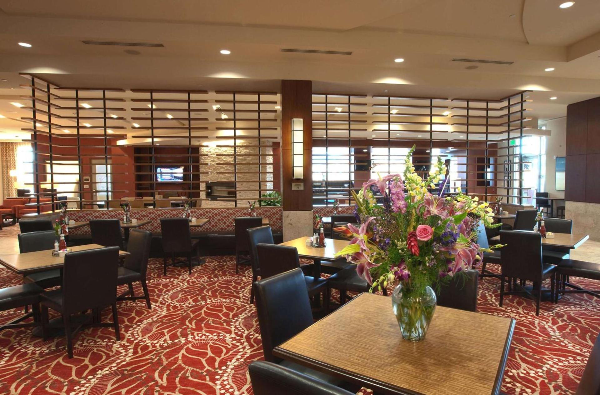 Embassy Suites Palmdale photo 15