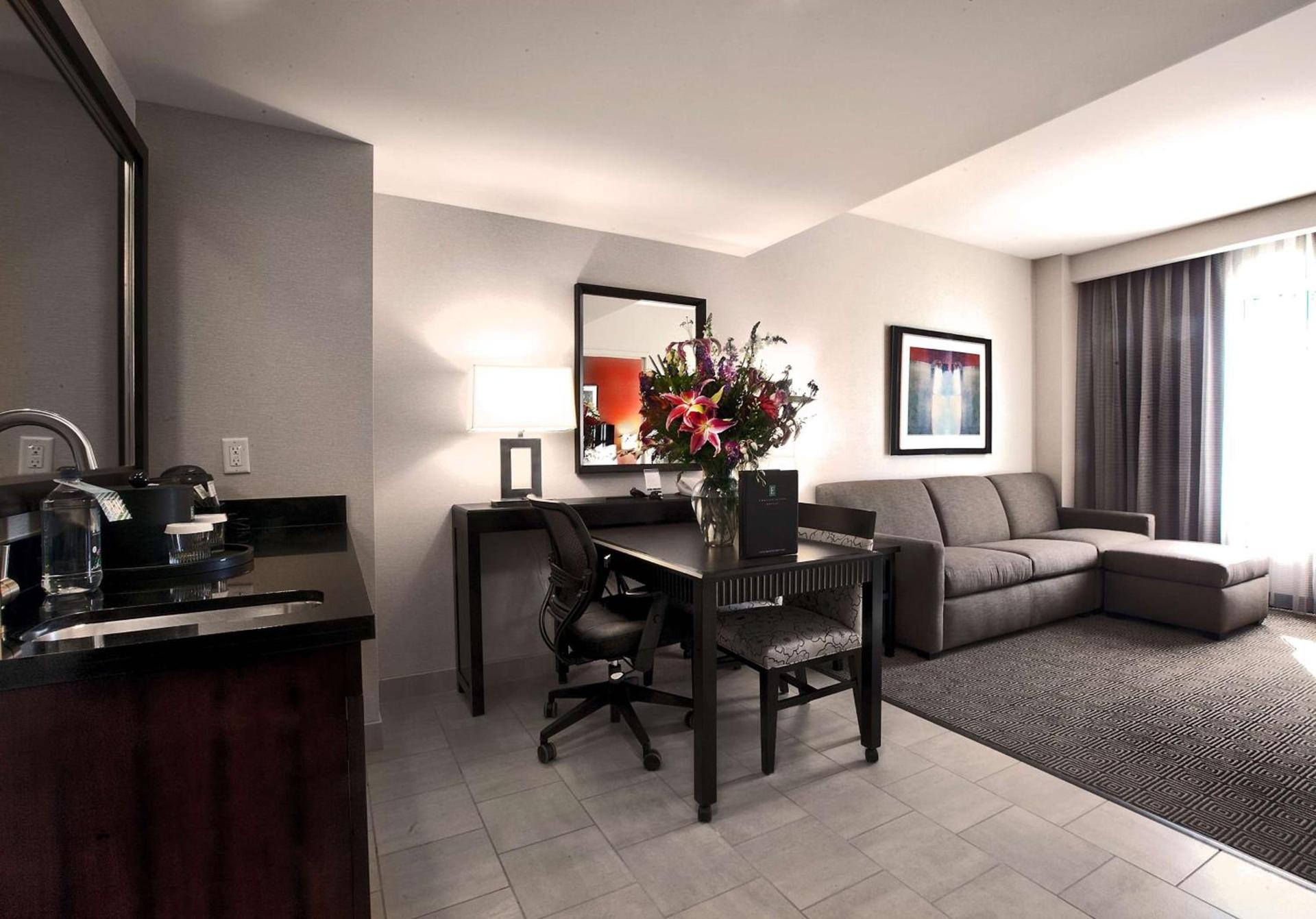 Embassy Suites Palmdale photo 21