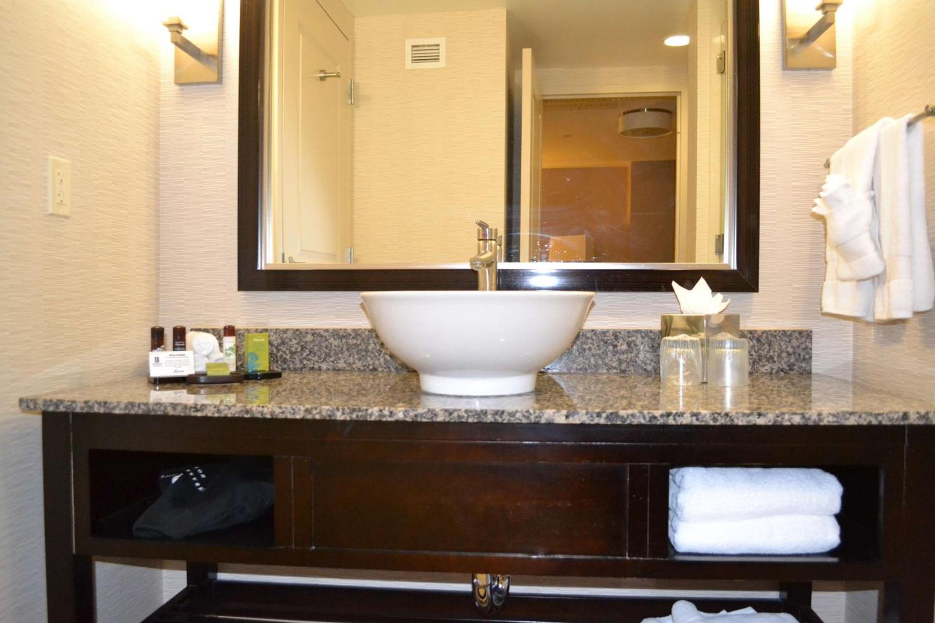 Embassy Suites Palmdale photo 23