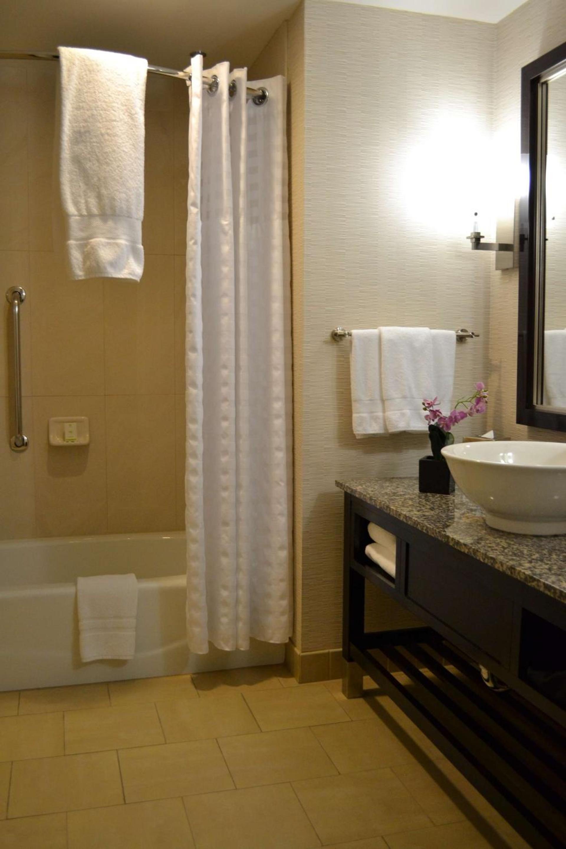 Embassy Suites Palmdale photo 24