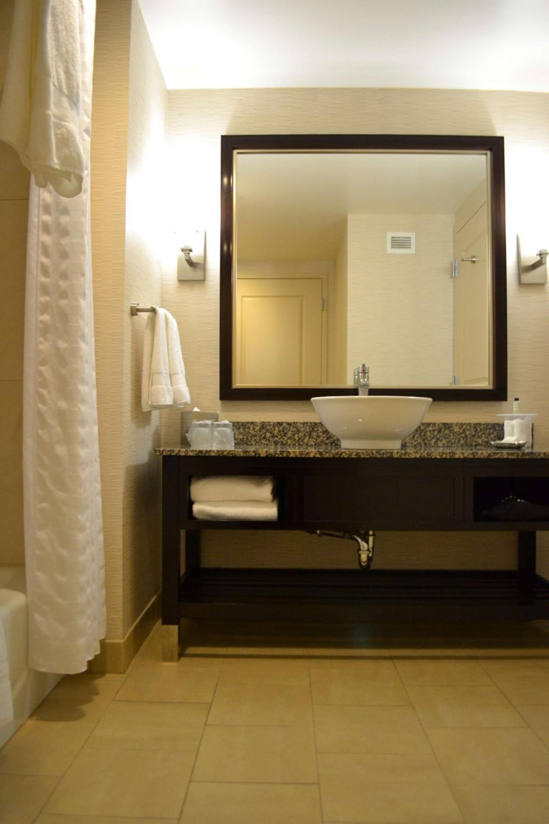Embassy Suites Palmdale photo 26
