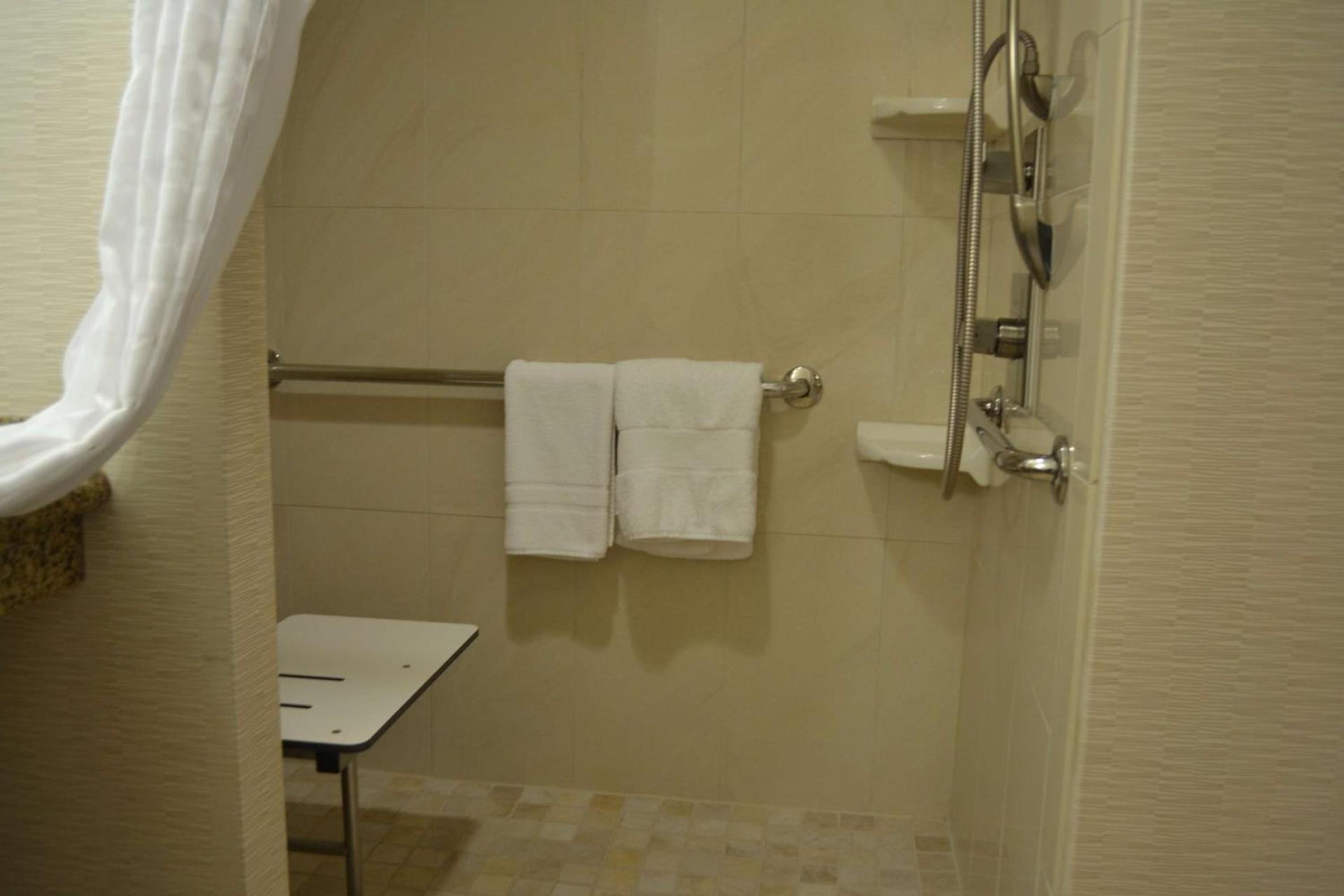 Embassy Suites Palmdale photo 30
