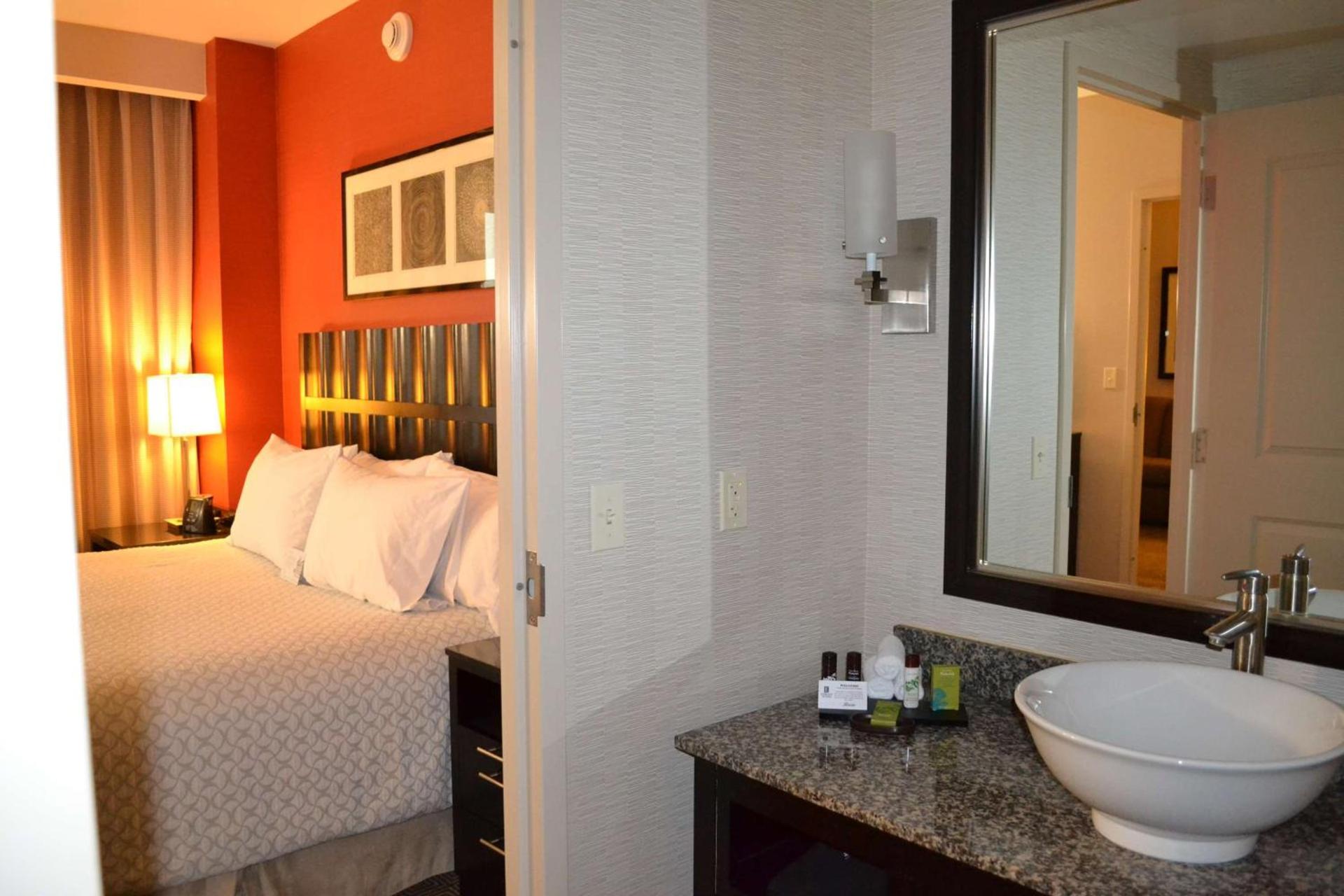 Embassy Suites Palmdale photo 29