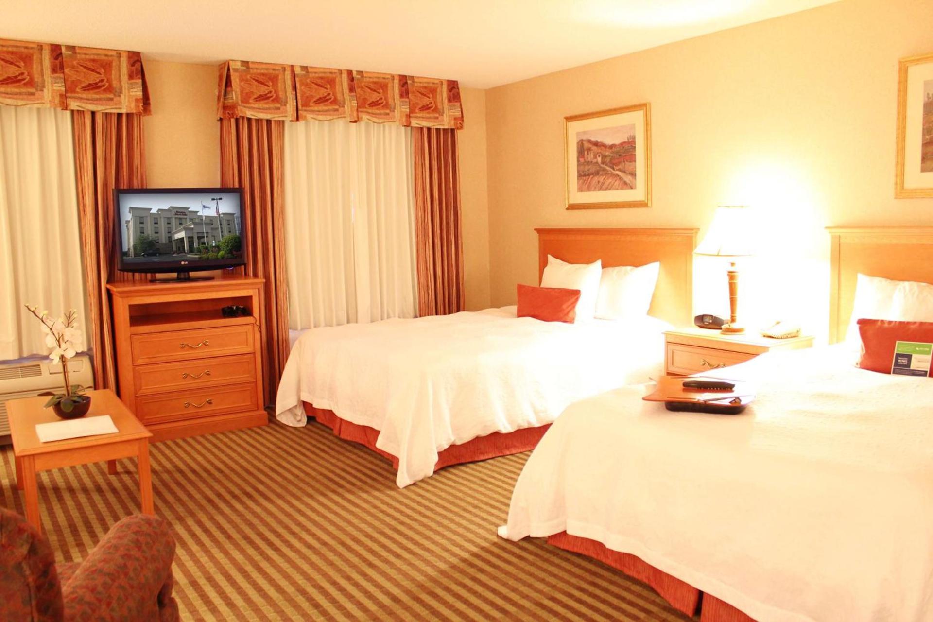 Hampton Inn & Suites Addison photo 27