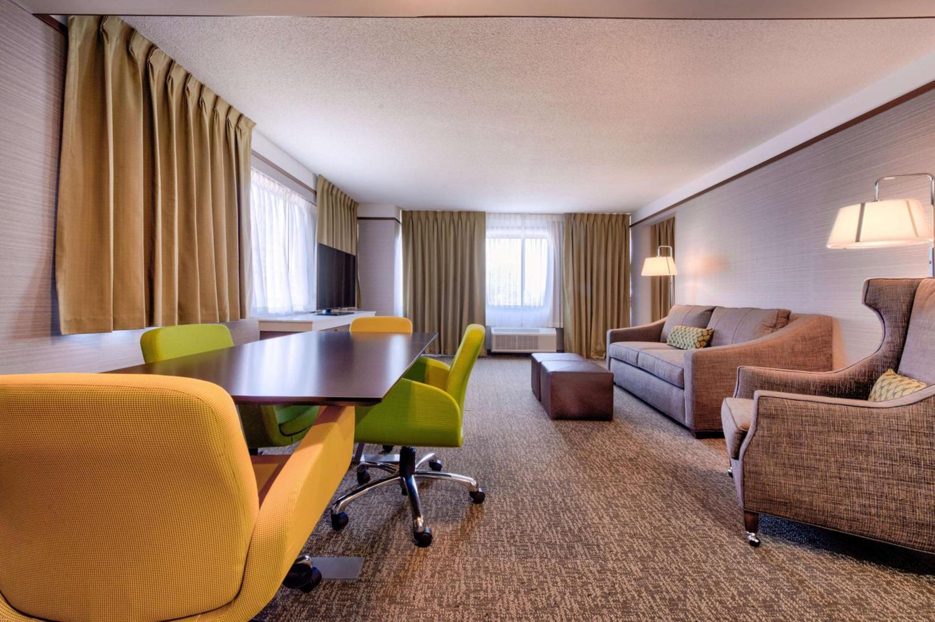 Hilton Garden Inn Detroit Southfield photo 40
