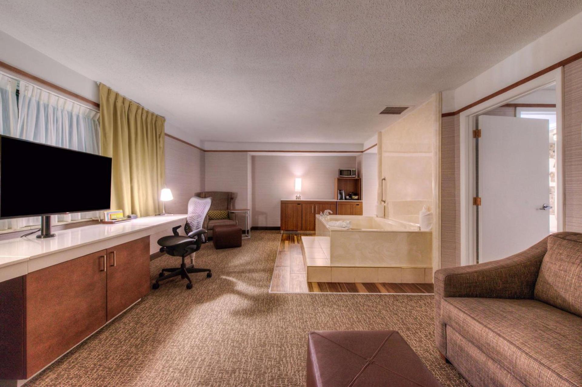 Hilton Garden Inn Detroit Southfield photo 41
