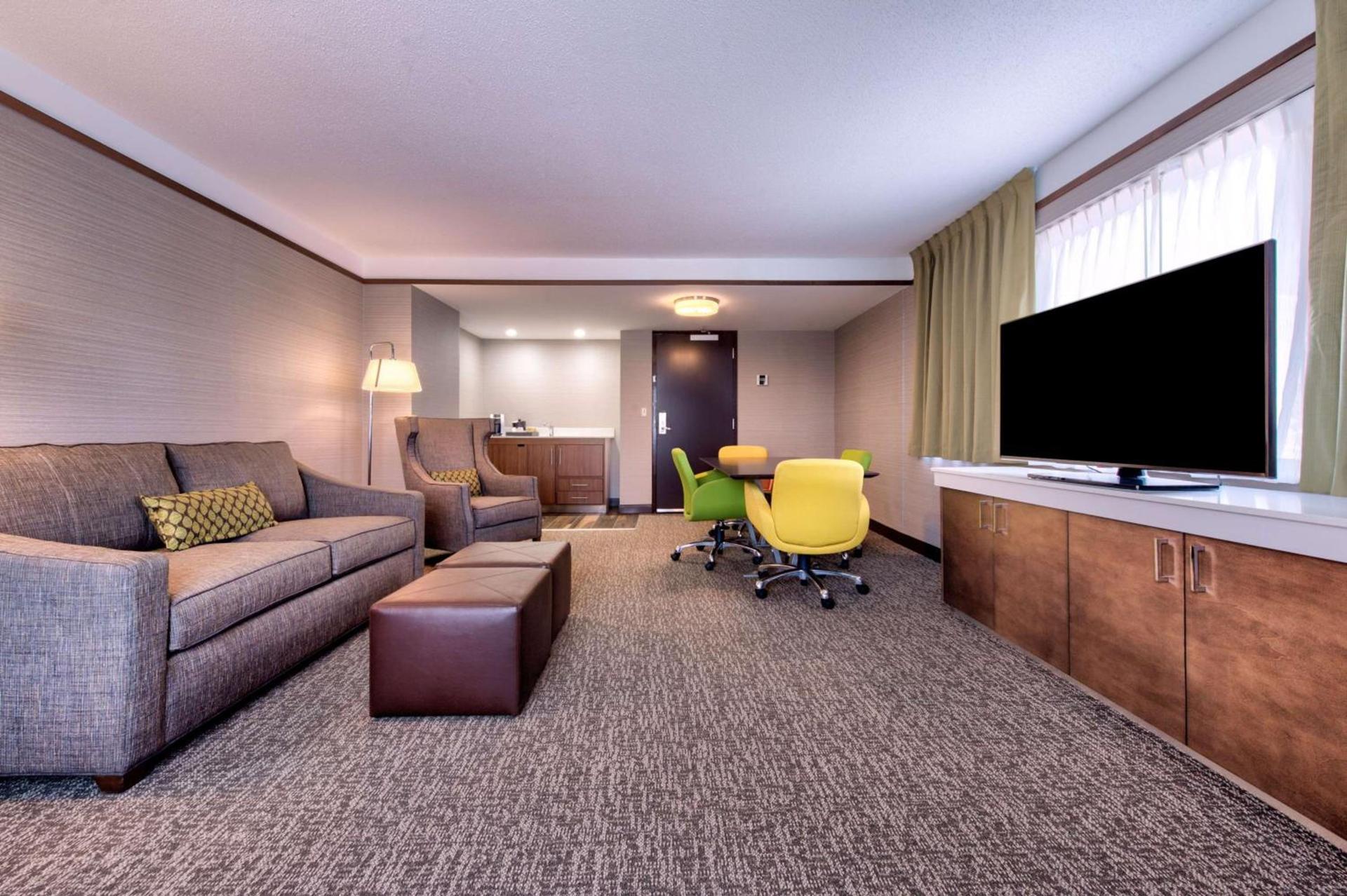 Hilton Garden Inn Detroit Southfield photo 55