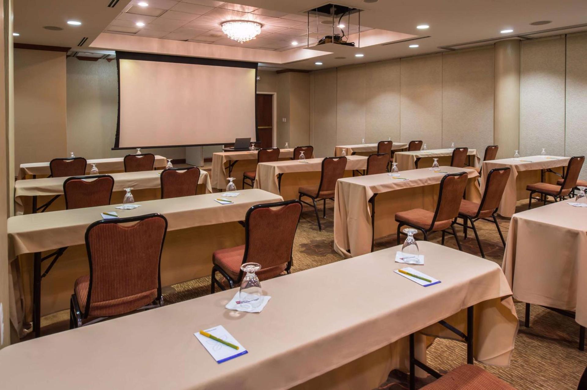 Hilton Garden Inn Detroit Southfield photo 69