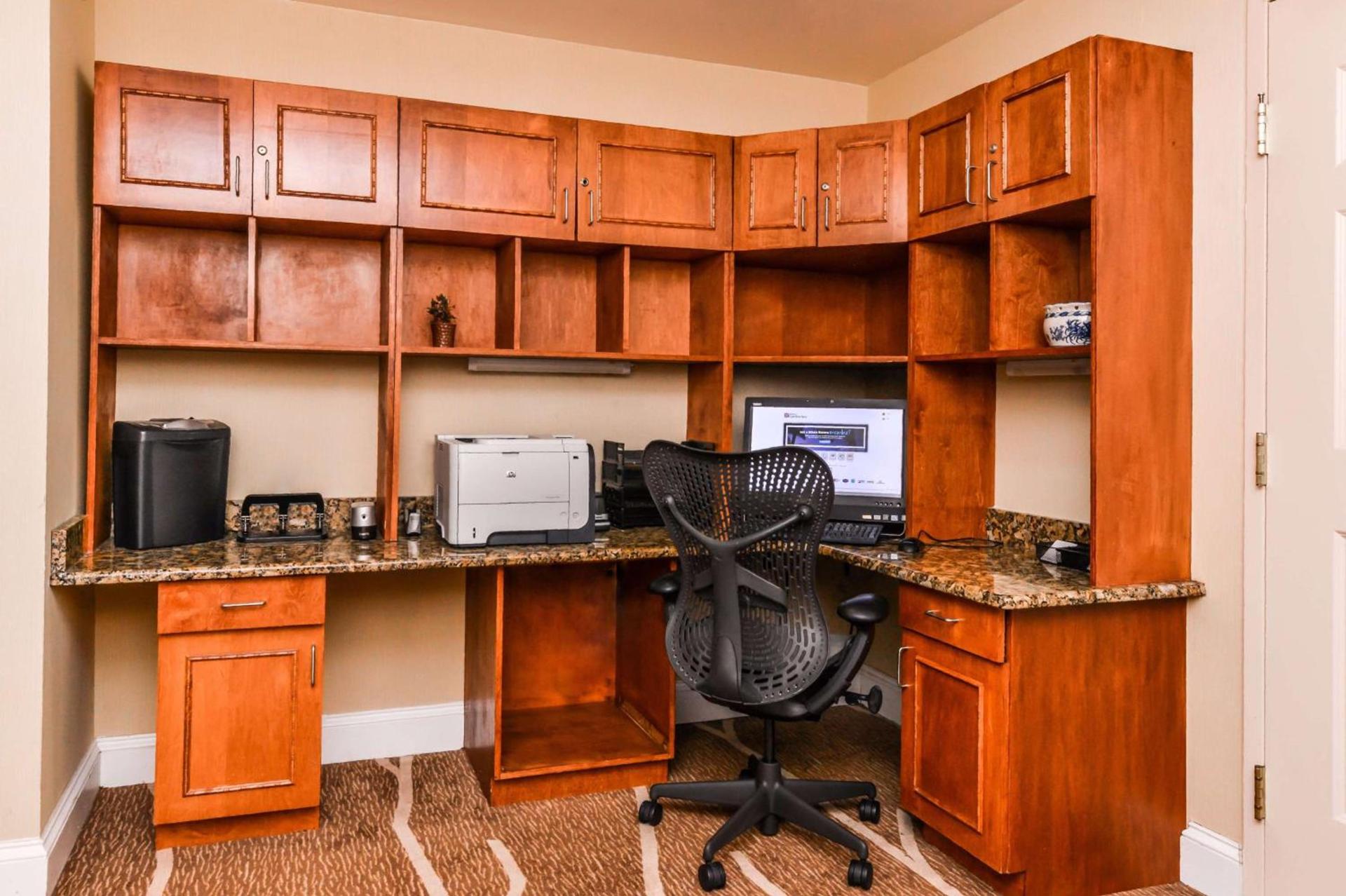 Hilton Garden Inn Detroit Southfield photo 81