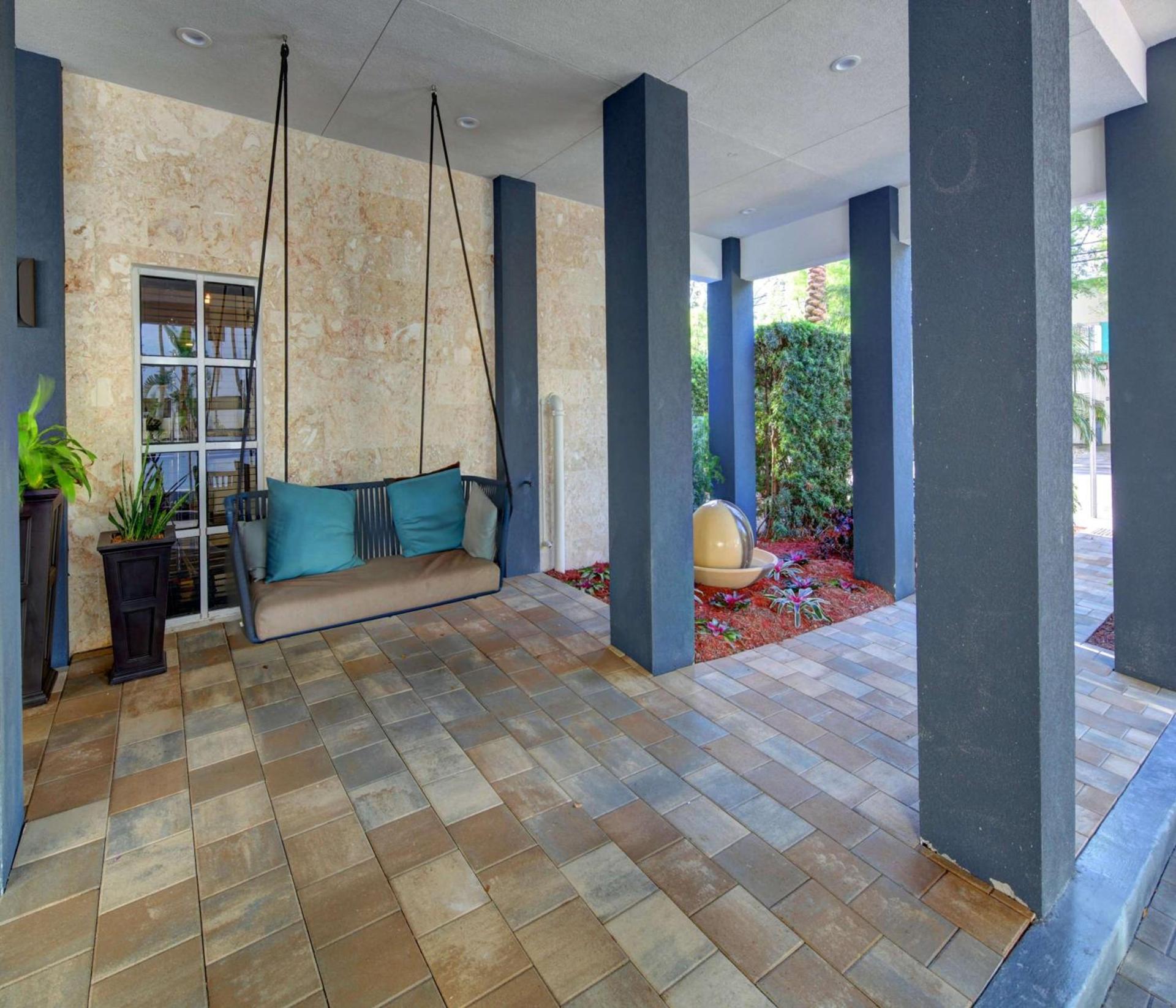 Hampton Inn Miami-Coconut Grove/Coral Gables photo 3
