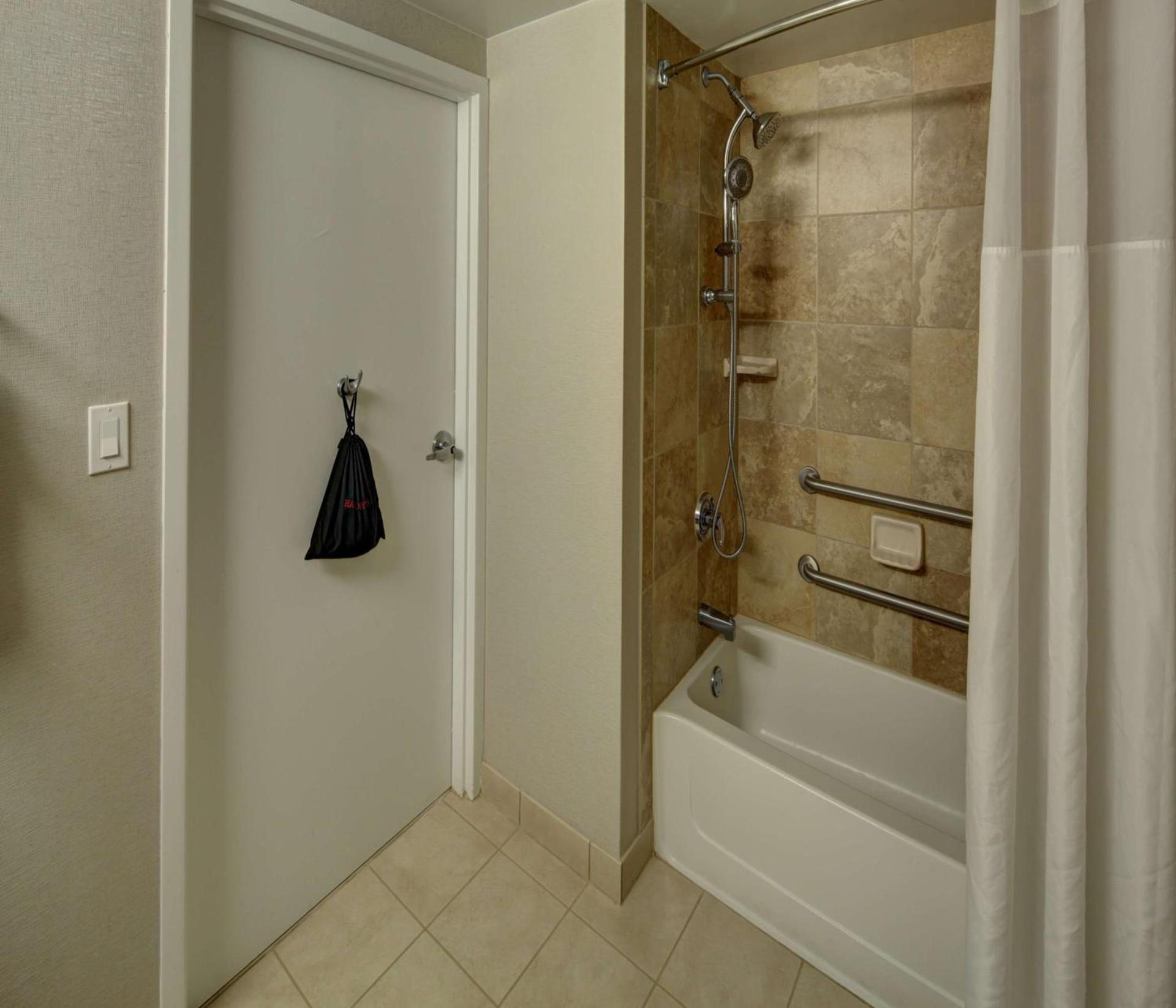 Hampton Inn Miami-Coconut Grove/Coral Gables photo 12