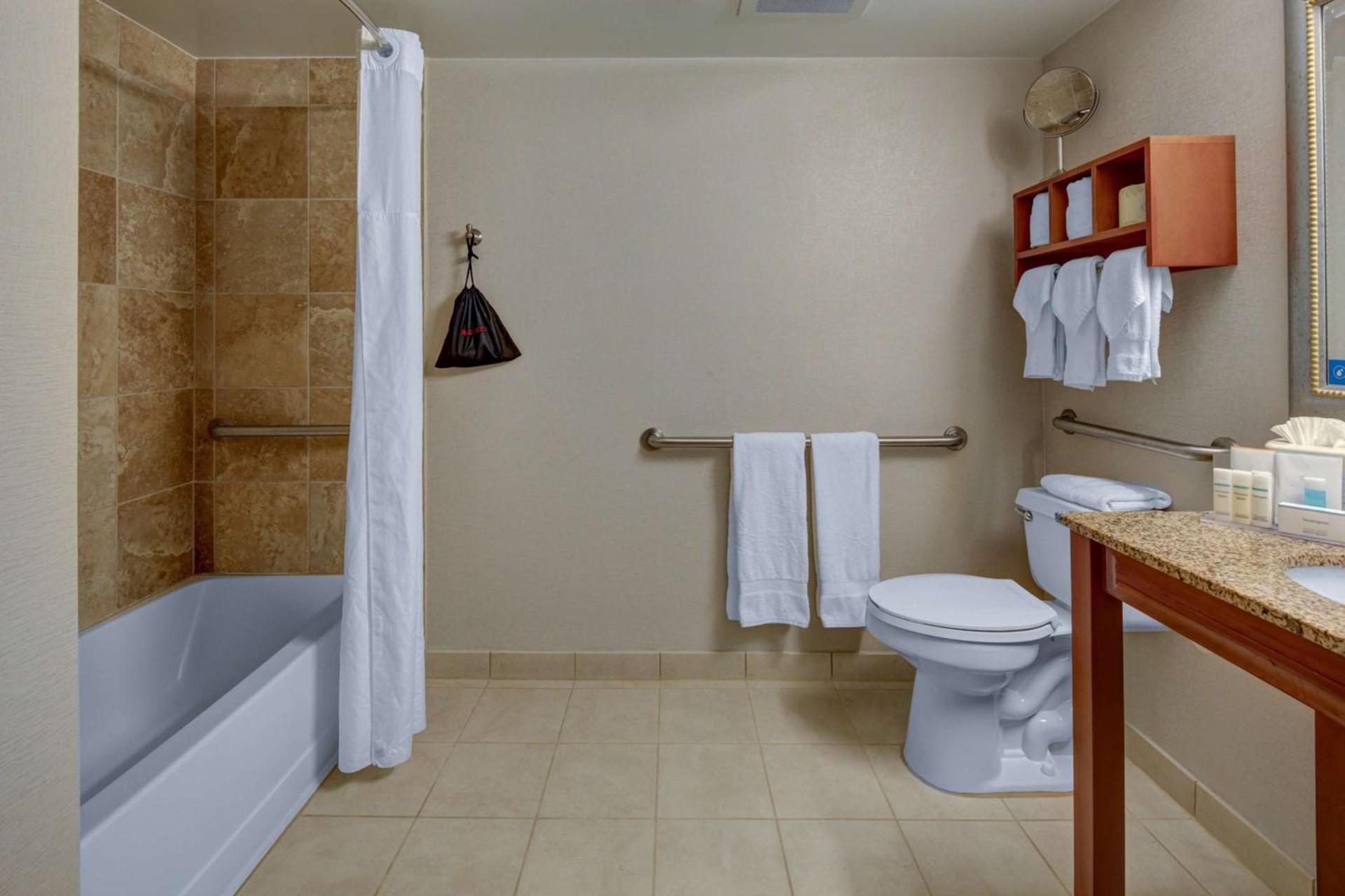 Hampton Inn Miami-Coconut Grove/Coral Gables photo 19