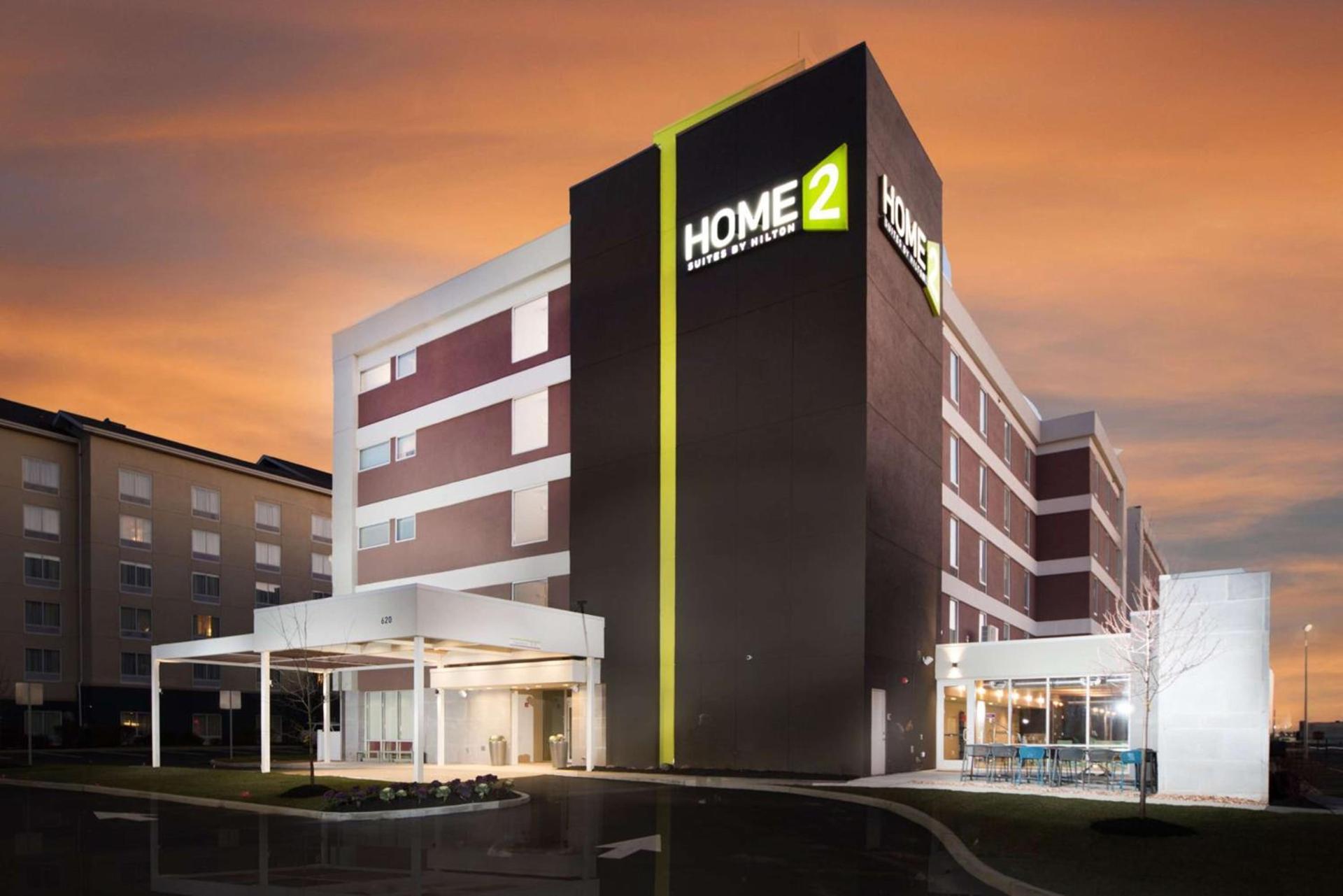 Home2 Suites By Hilton Newark Airport photo 1