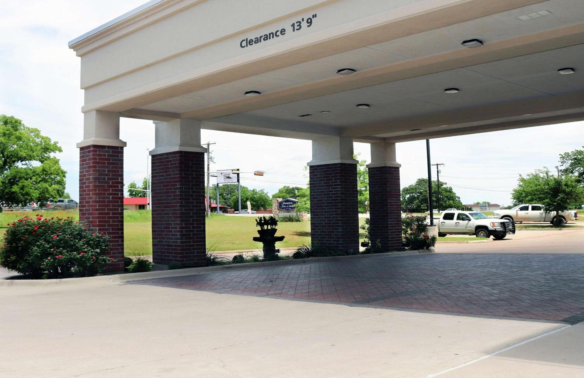 Hampton Inn and Suites Stephenville photo 2
