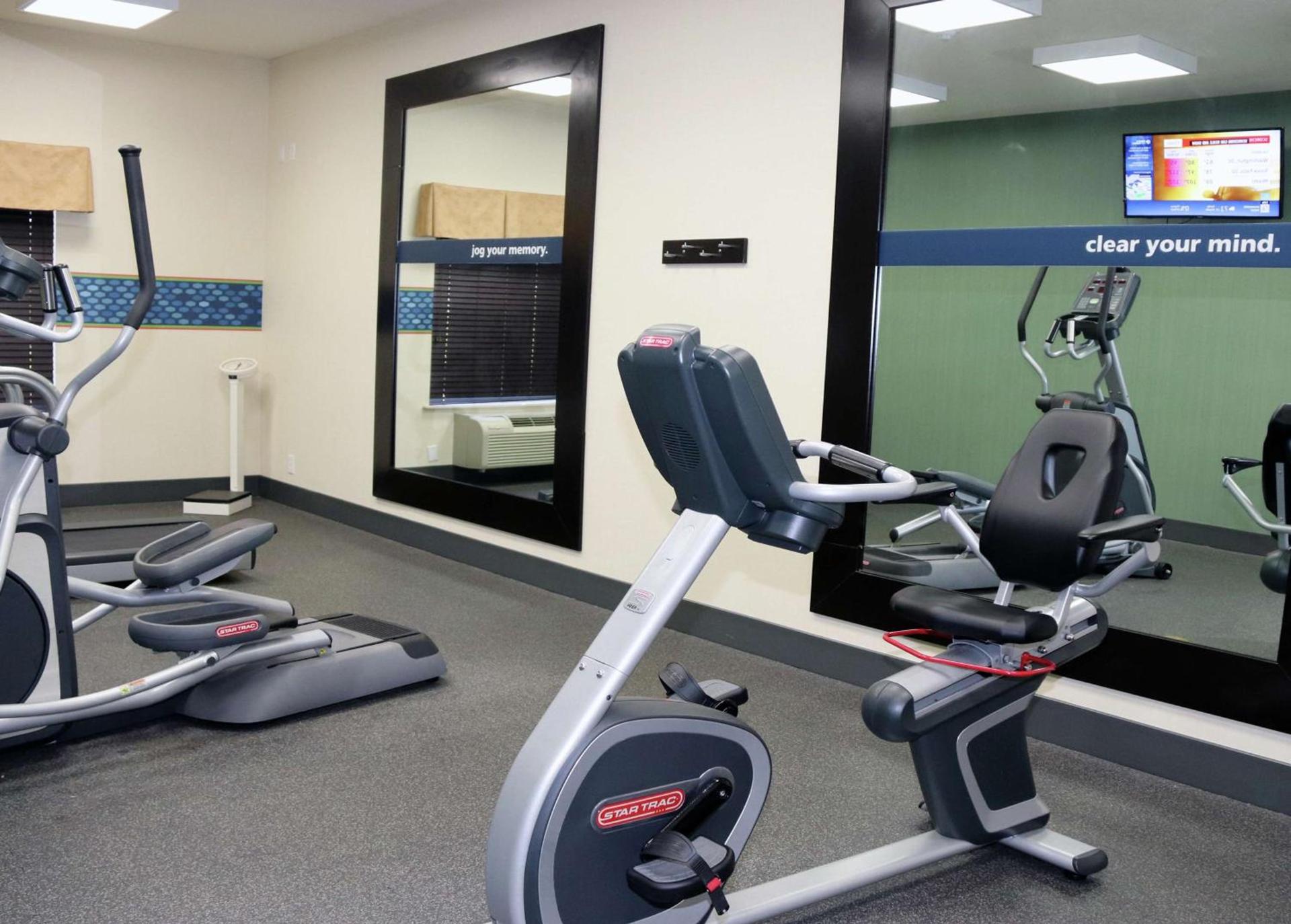 Hampton Inn and Suites Stephenville photo 10