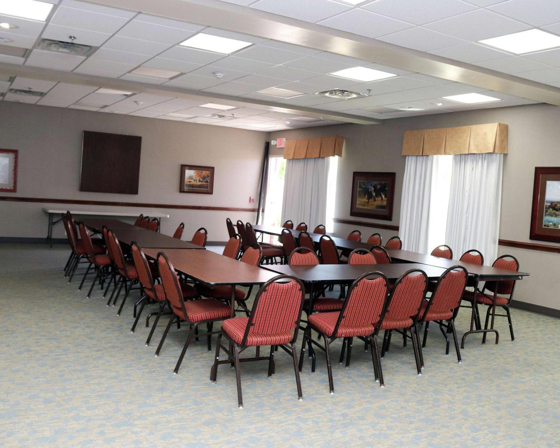 Hampton Inn and Suites Stephenville photo 24