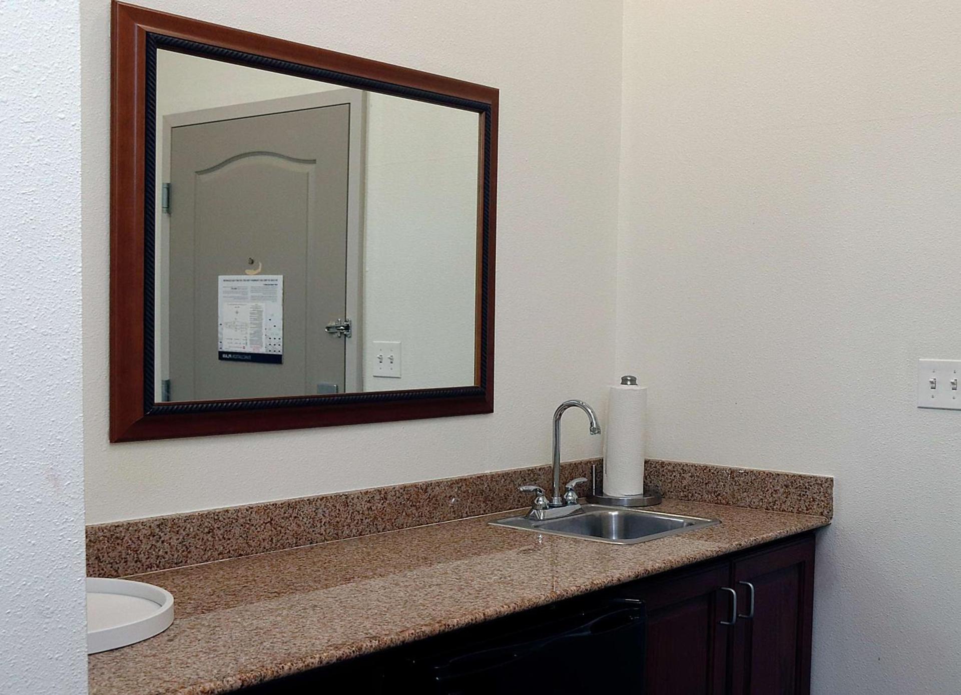 Hampton Inn and Suites Stephenville photo 23