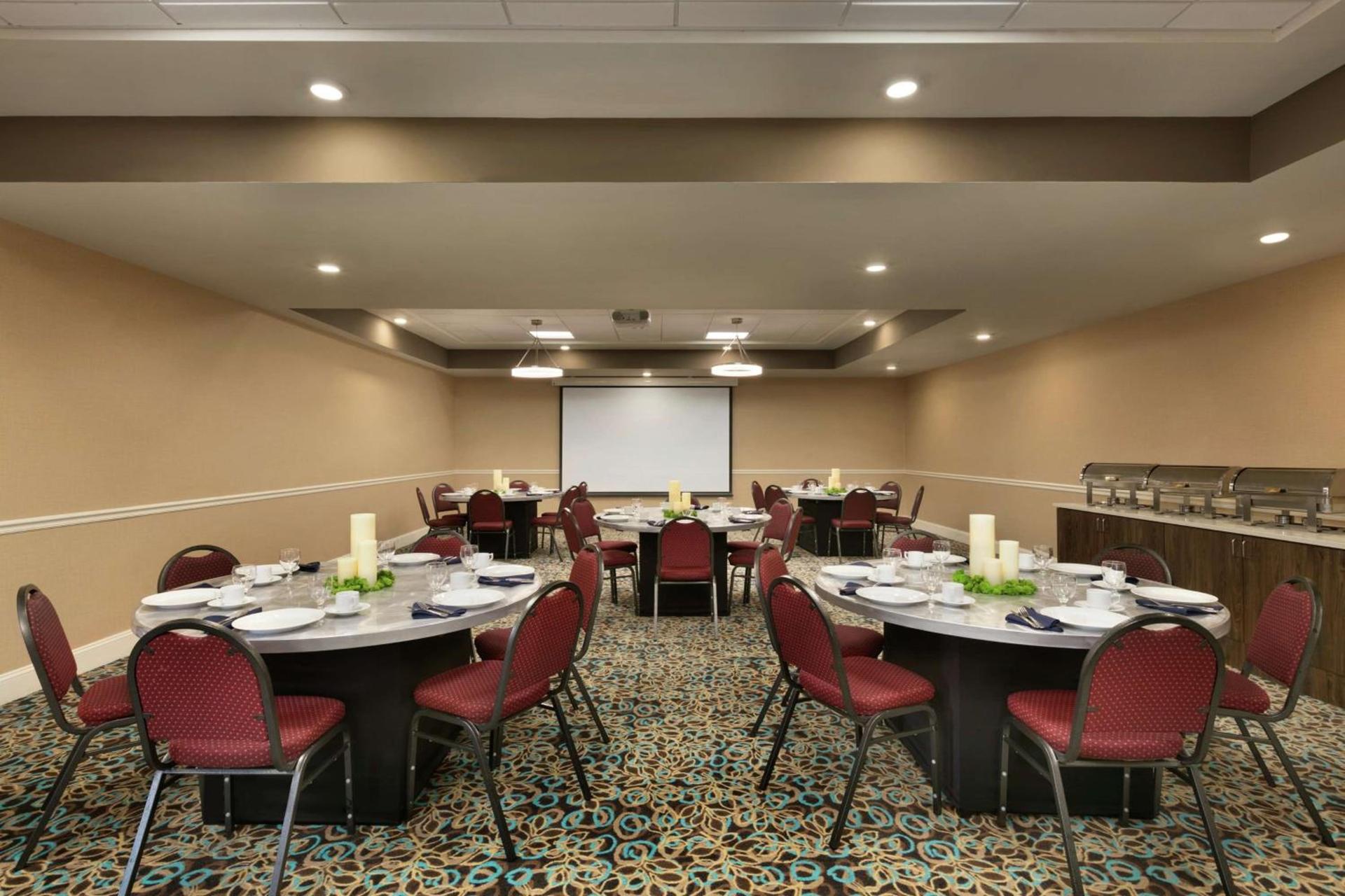 Hilton Garden Inn Statesville photo 32