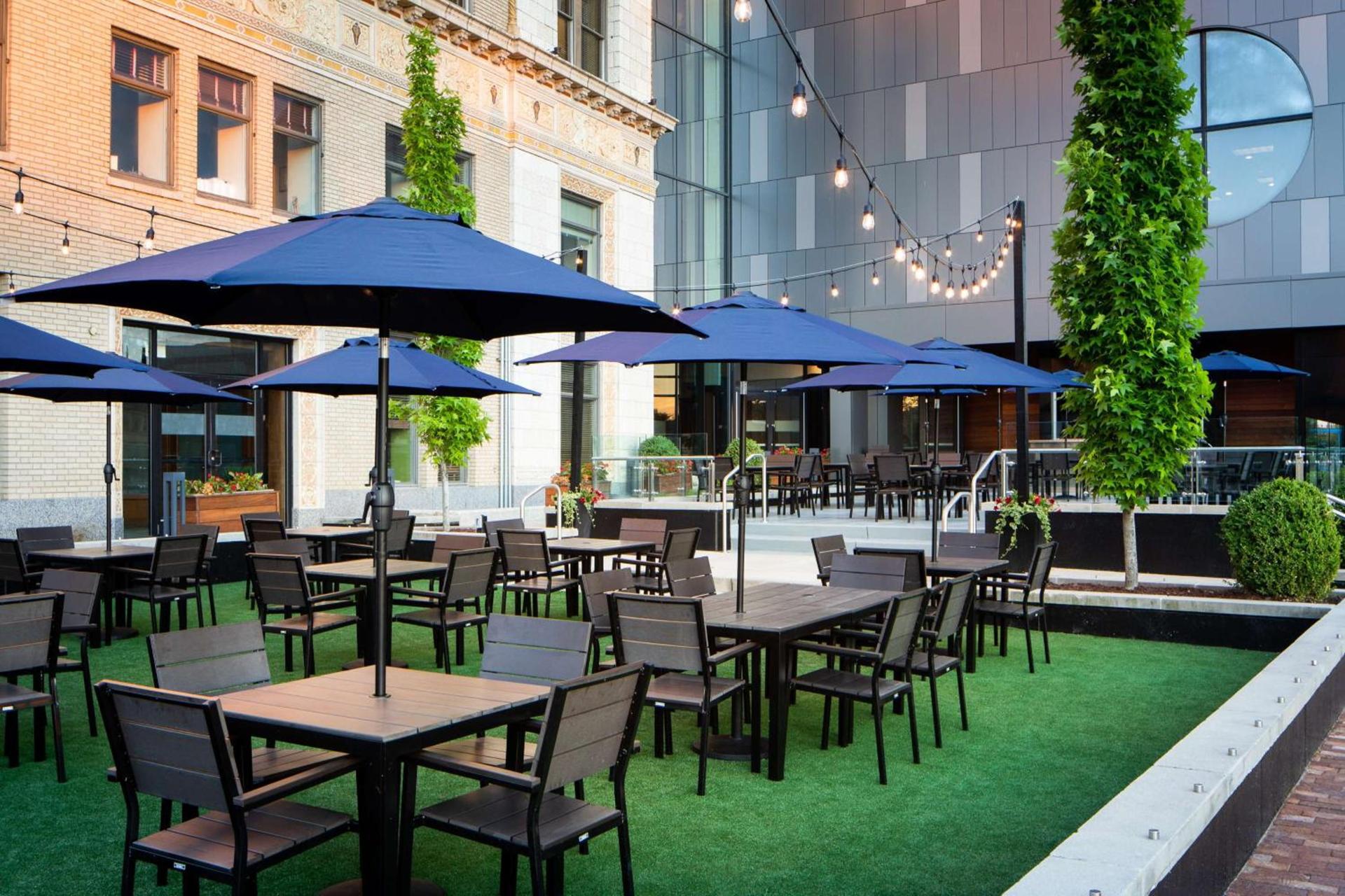 Amway Grand Plaza Hotel, Curio Collection by Hilton photo 14