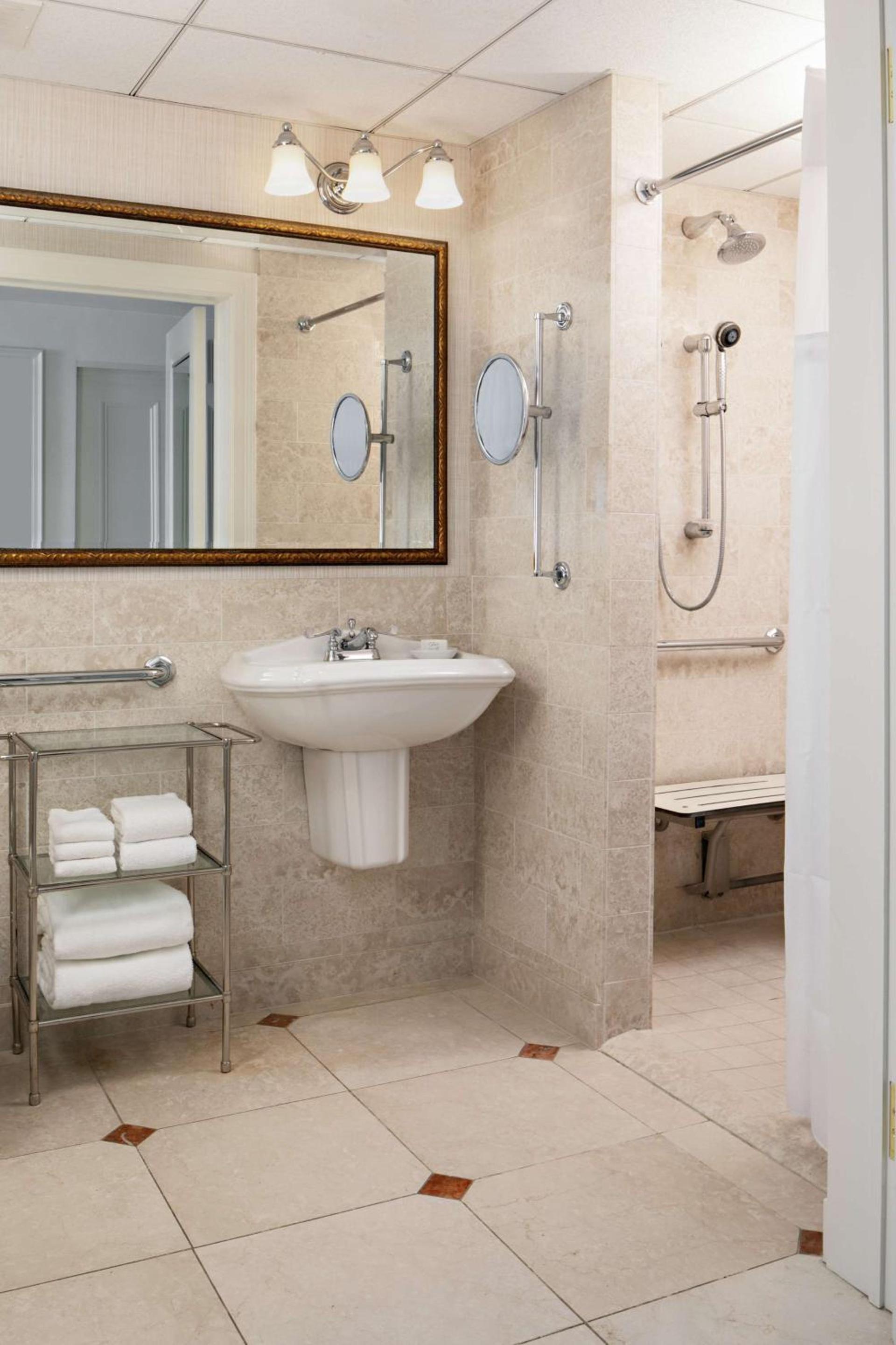 Amway Grand Plaza Hotel, Curio Collection by Hilton photo 49