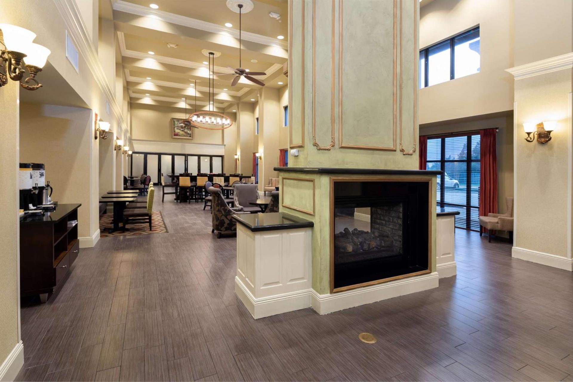 Hampton Inn & Suites Baton Rouge - I-10 East photo 5