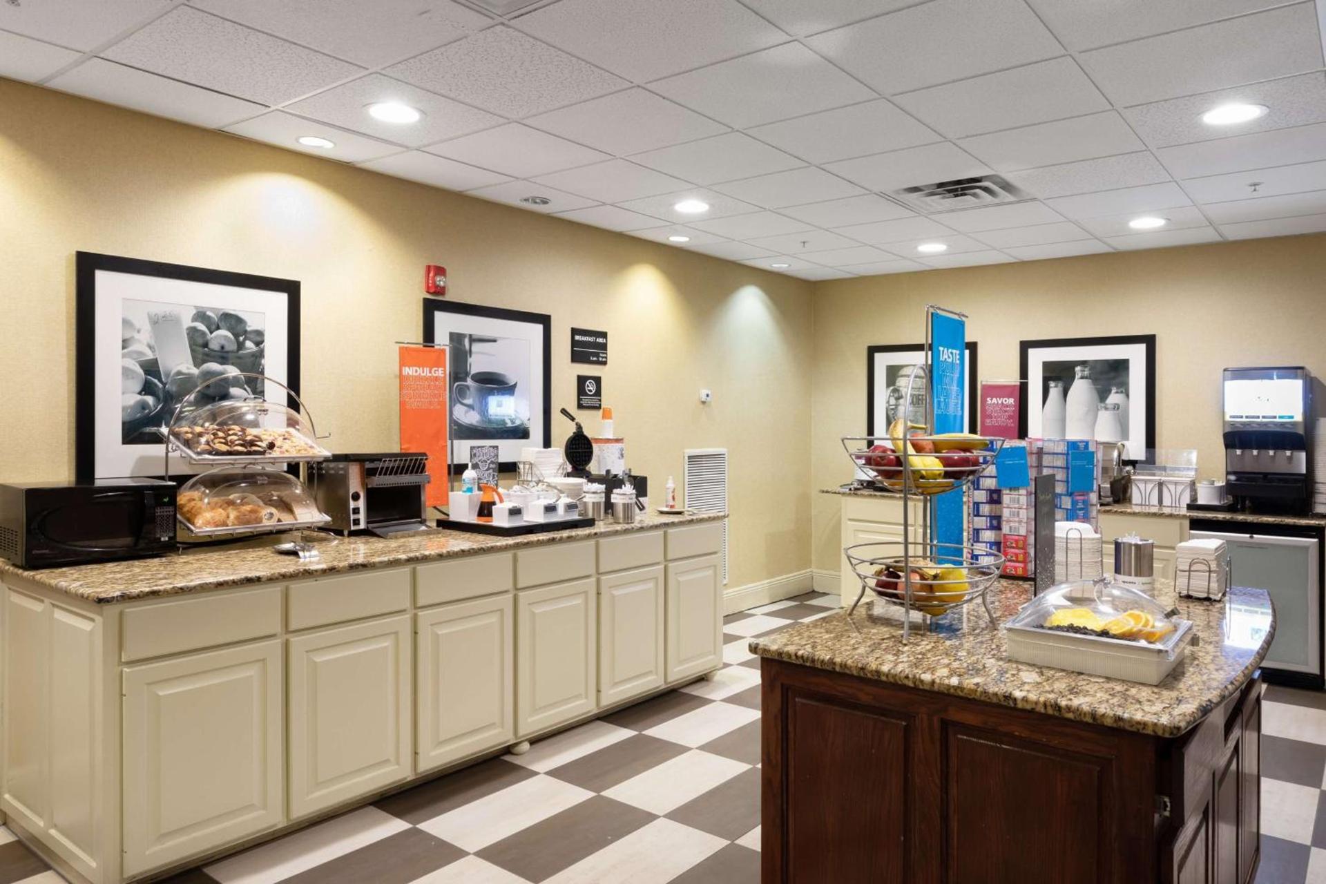 Hampton Inn & Suites Baton Rouge - I-10 East photo 16