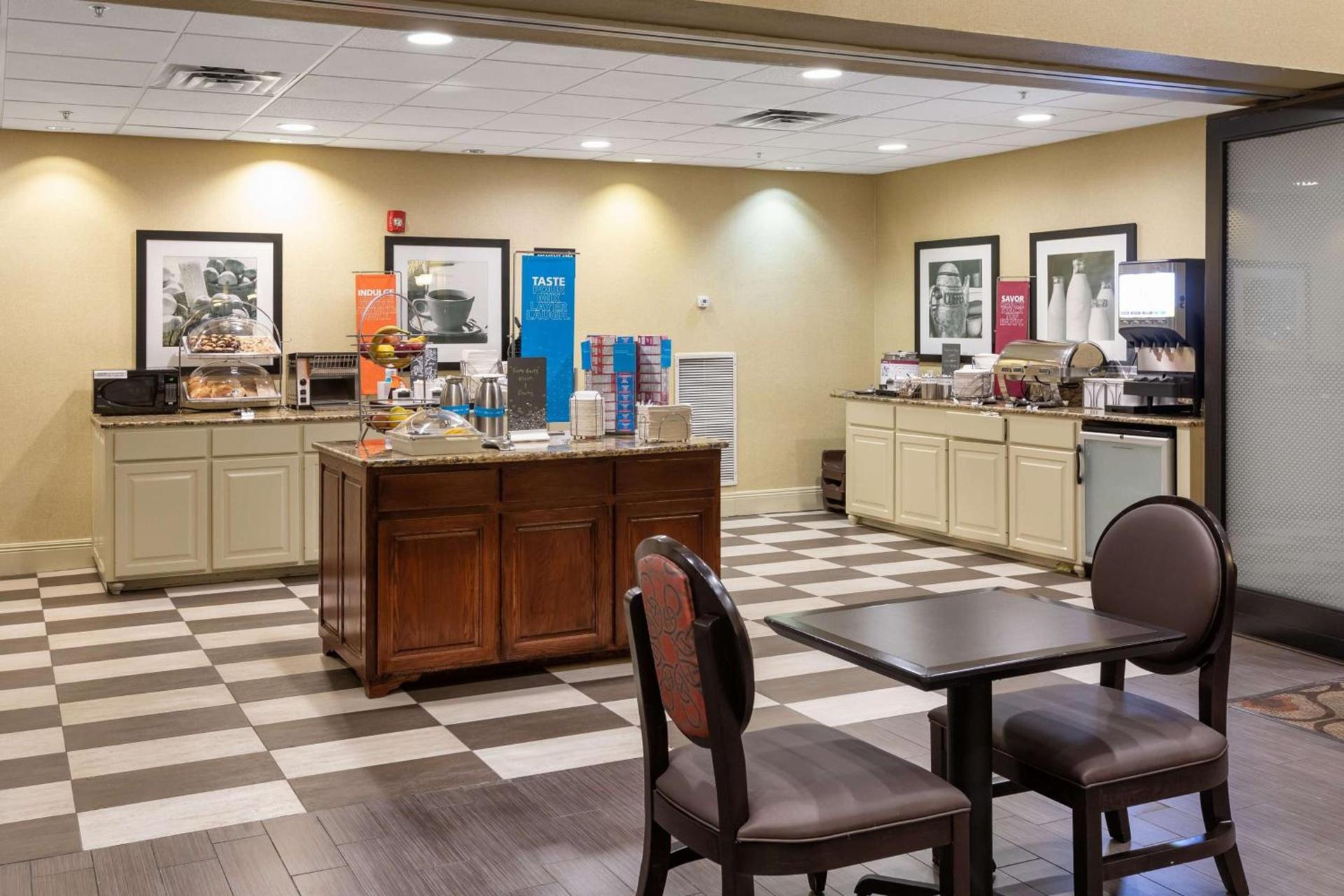 Hampton Inn & Suites Baton Rouge - I-10 East photo 18