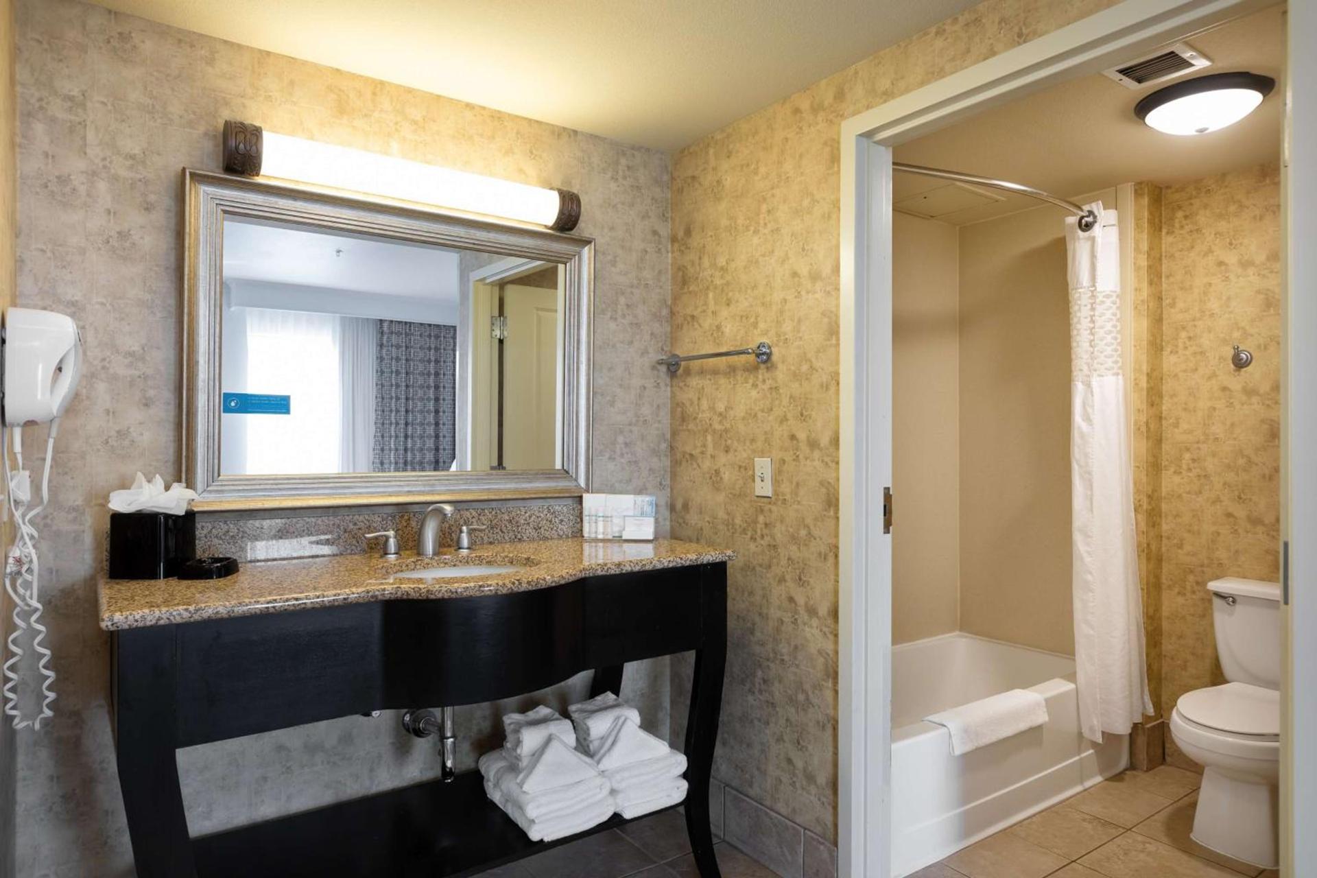 Hampton Inn & Suites Baton Rouge - I-10 East photo 32