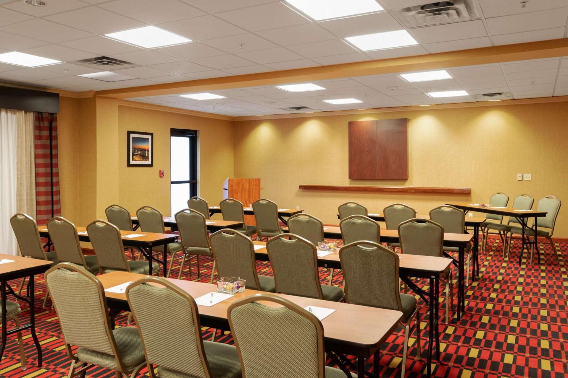 Hampton Inn & Suites Baton Rouge - I-10 East photo 43