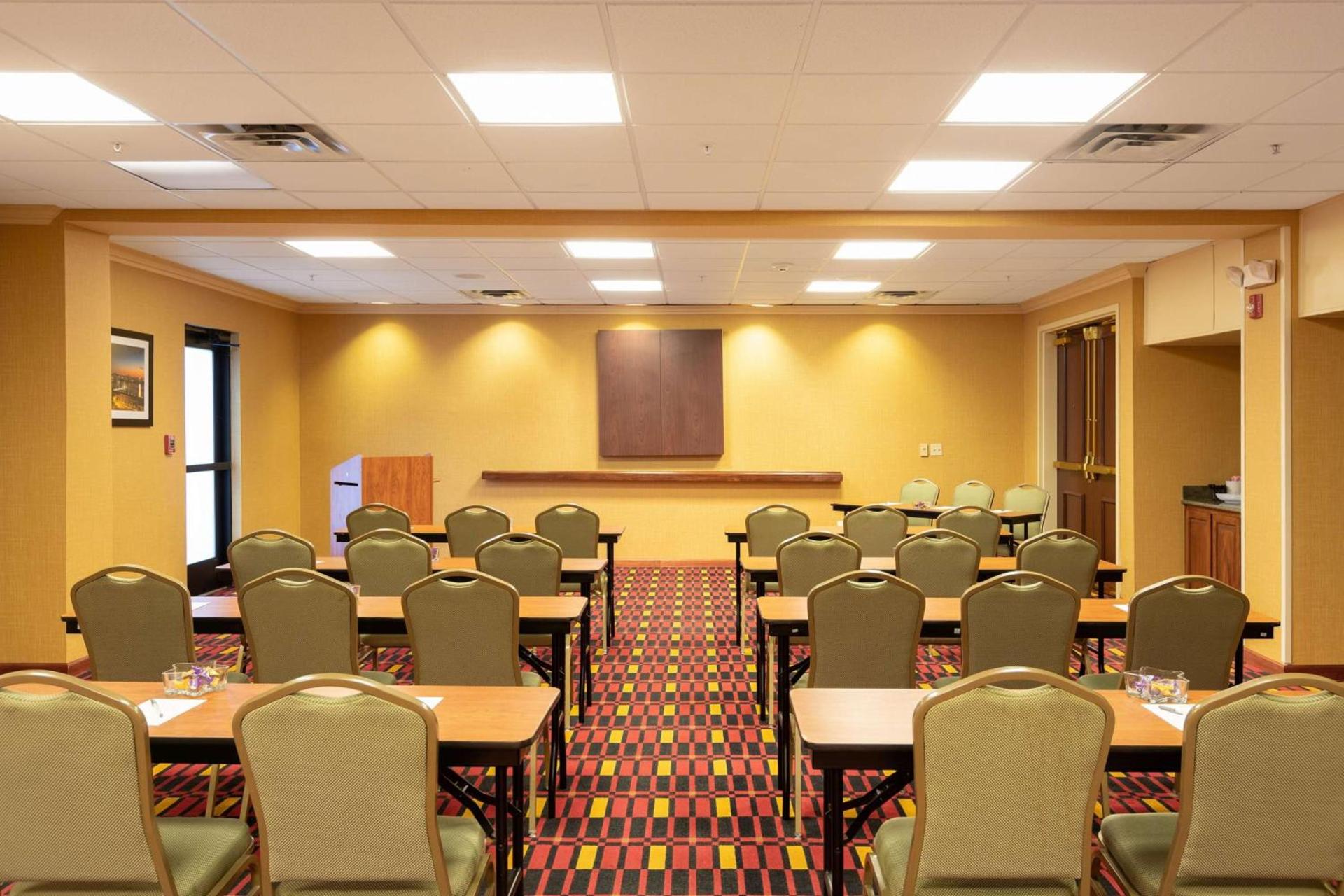 Hampton Inn & Suites Baton Rouge - I-10 East photo 44