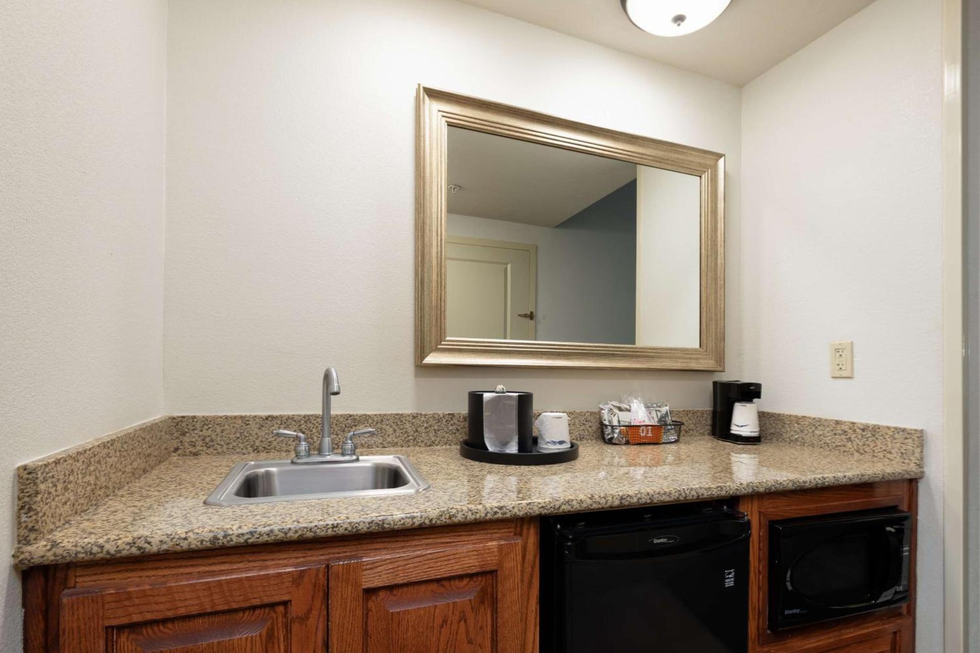 Hampton Inn & Suites Baton Rouge - I-10 East photo 40