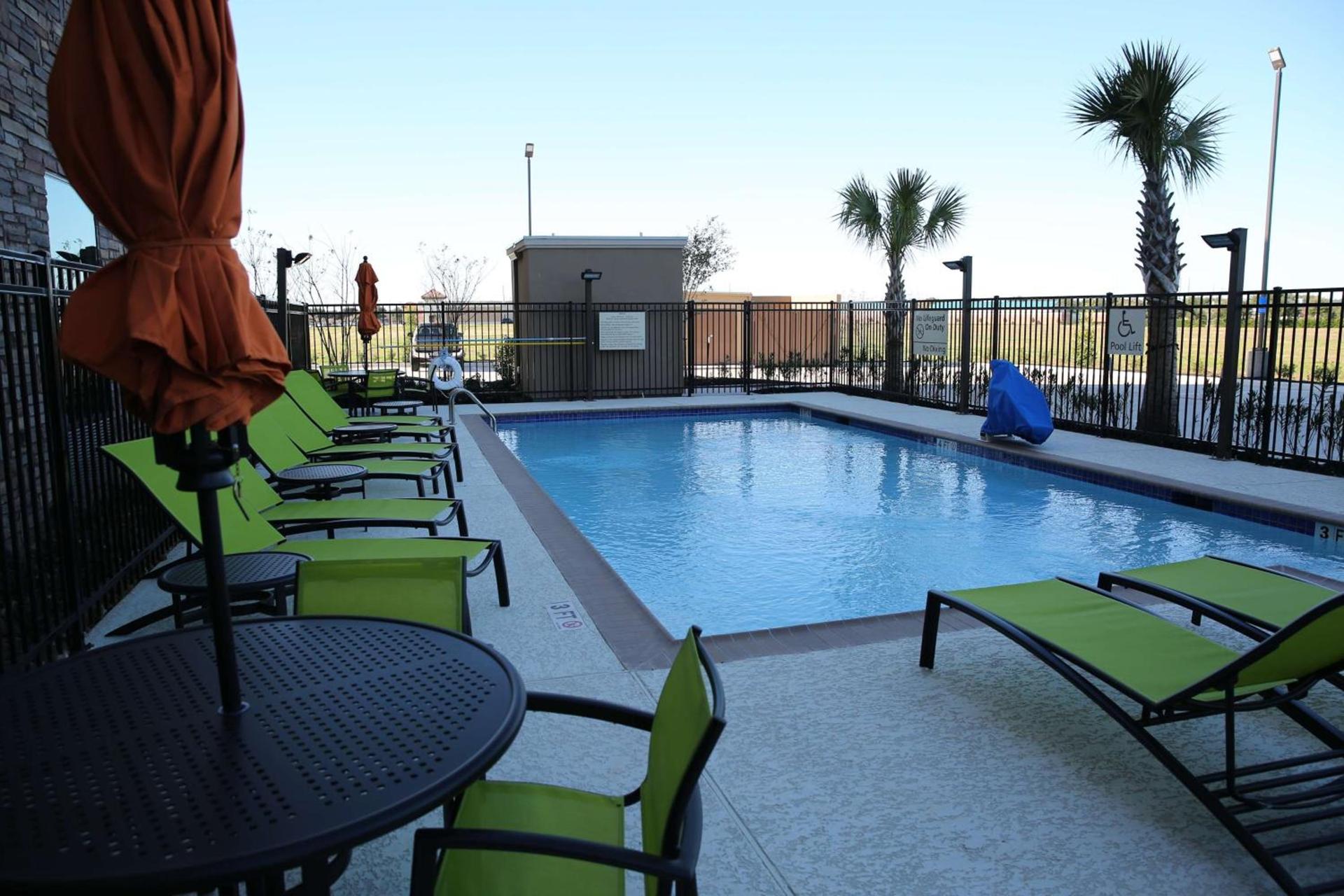 Hampton Inn and Suites Missouri City photo 16